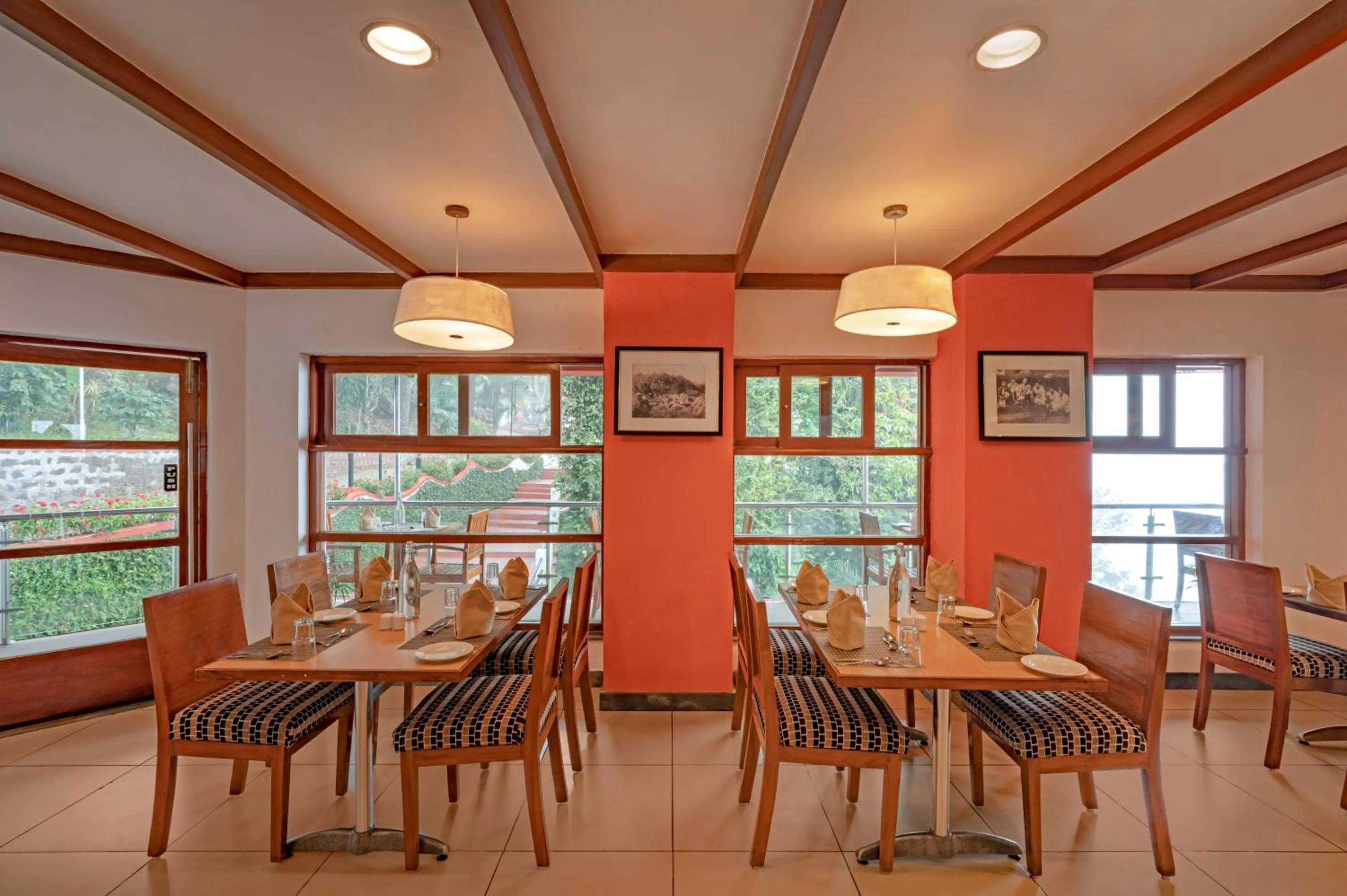 Restaurant/places to eat in Sterling Yercaud