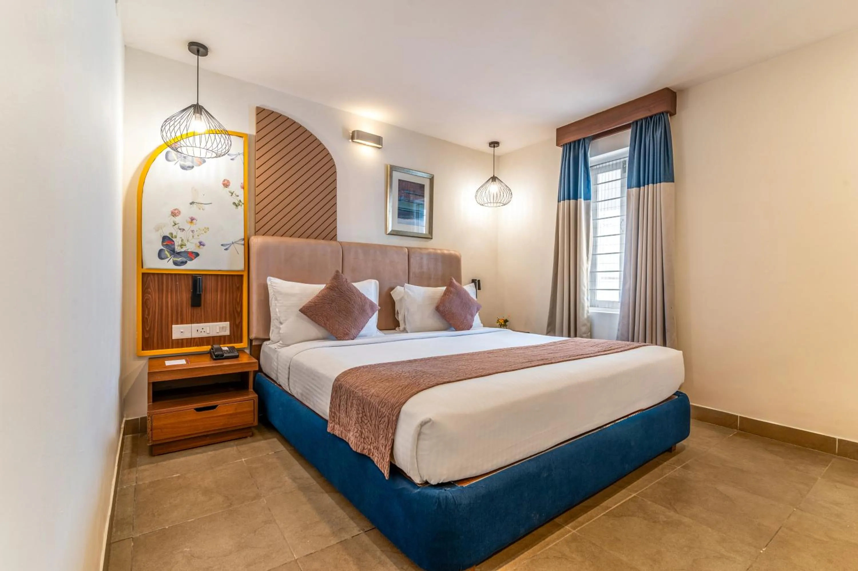 Photo of the whole room, Bed in Sterling Yercaud