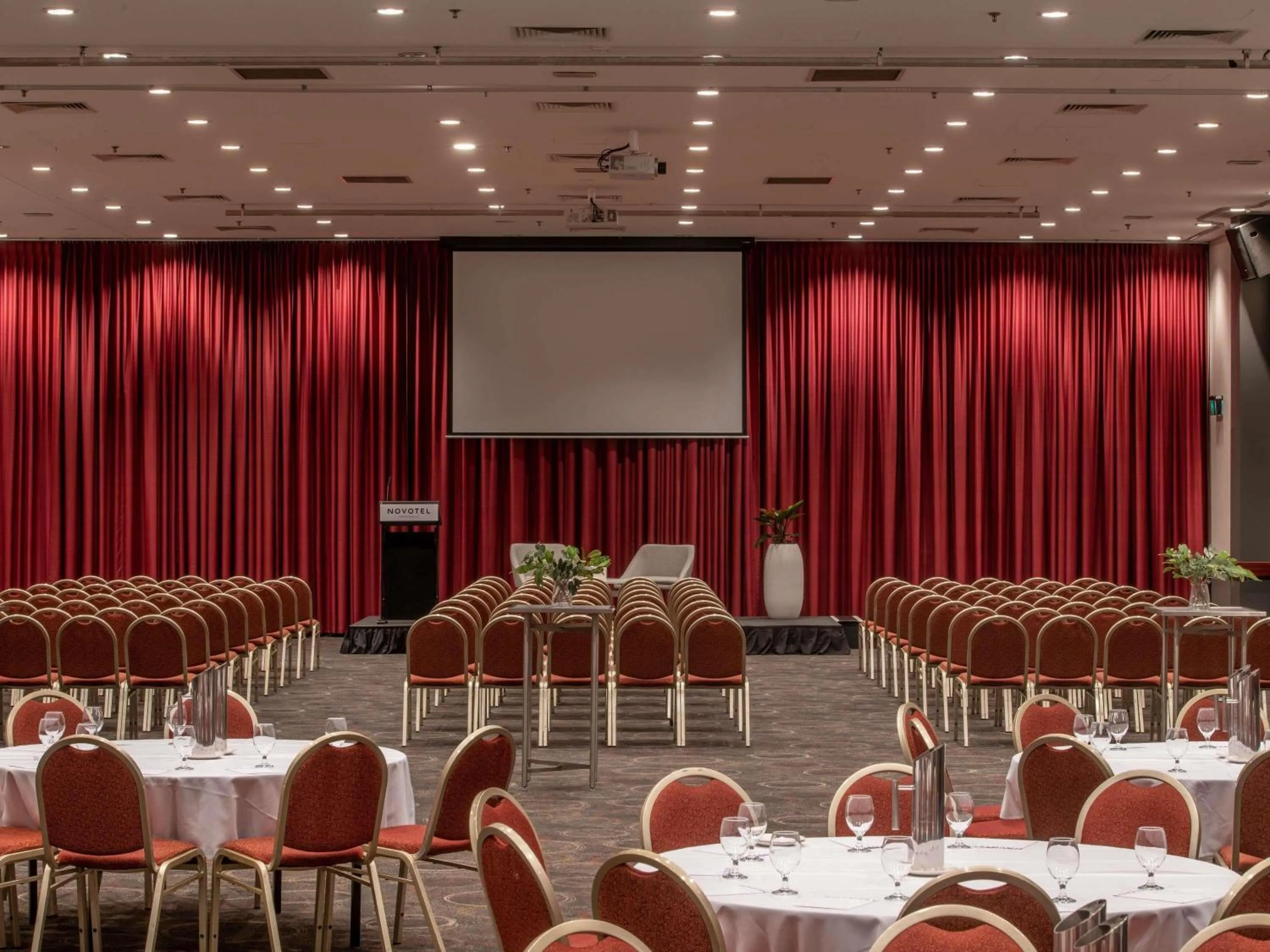 Meeting/conference room in Novotel Perth Langley