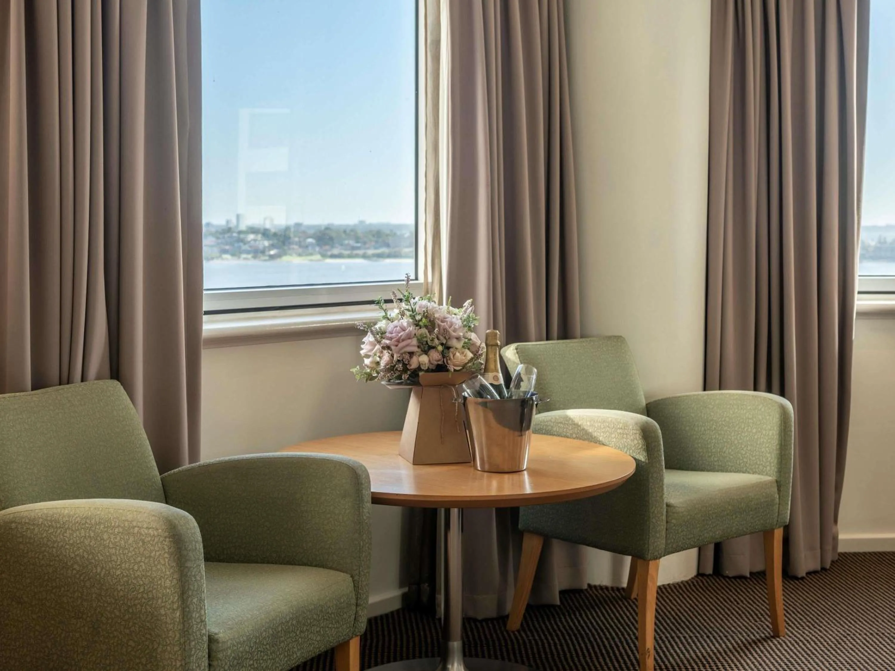 wedding in Novotel Perth Langley