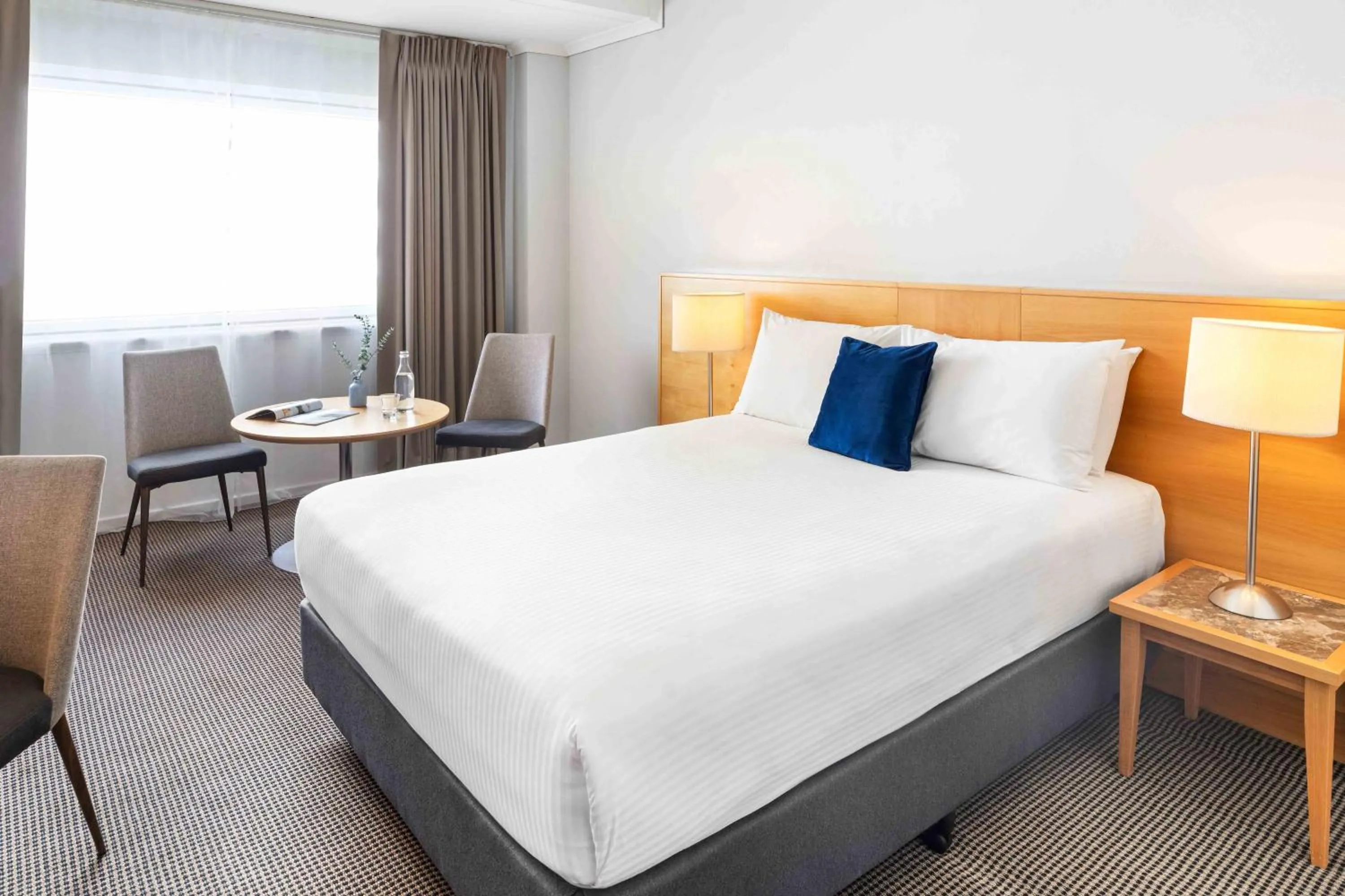 Bed in Novotel Perth Langley