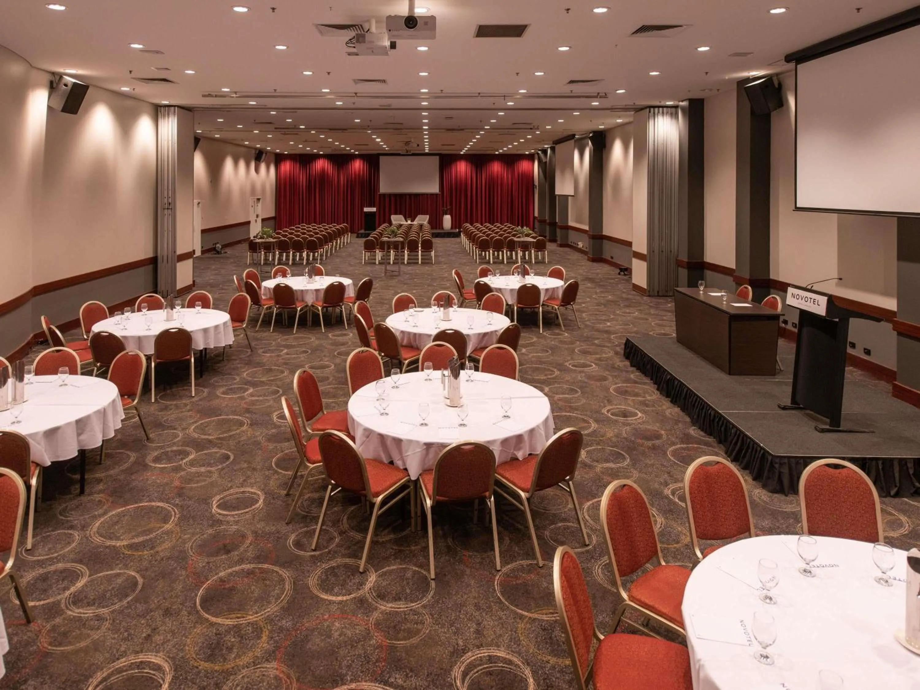 Meeting/conference room in Novotel Perth Langley