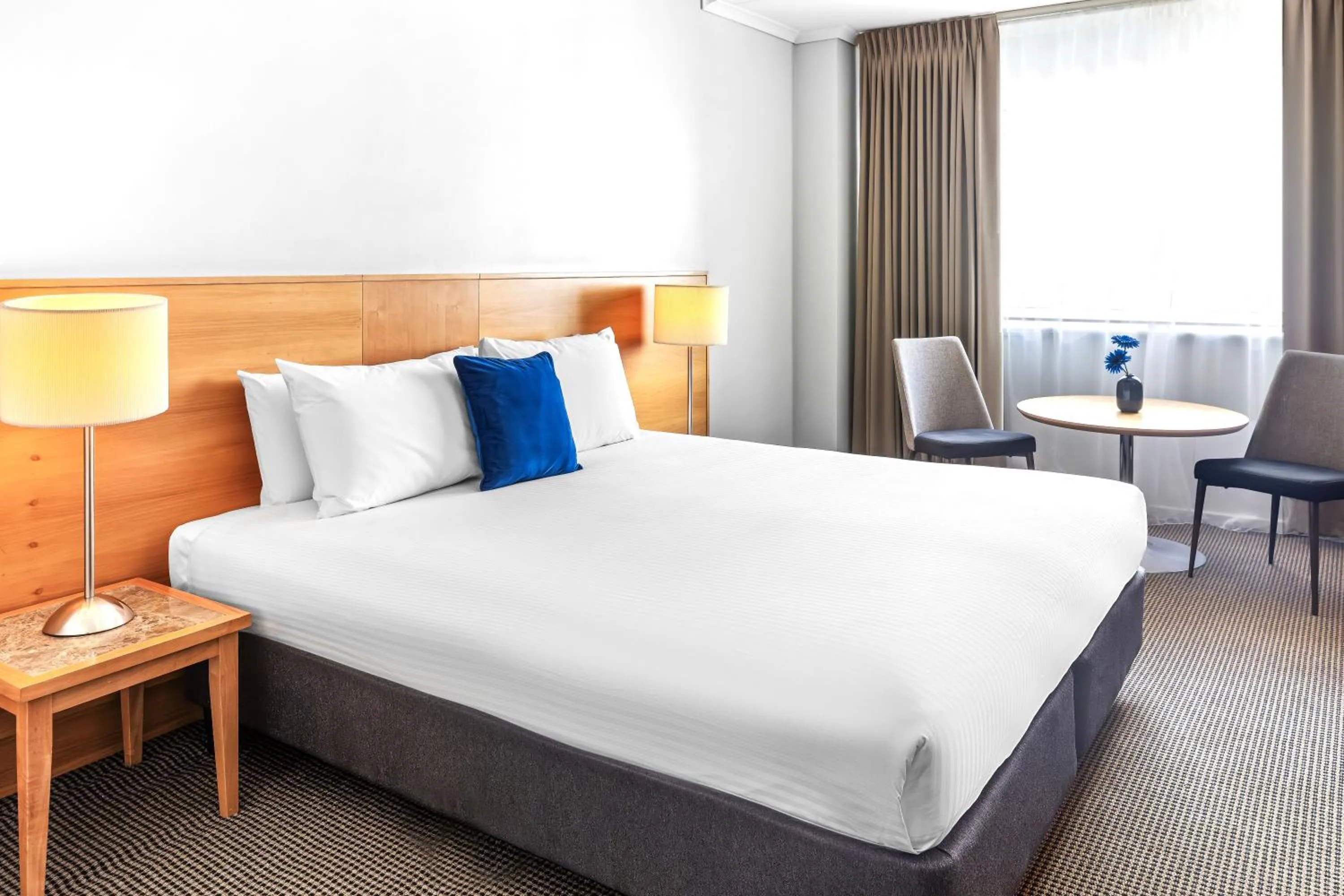 Bed in Novotel Perth Langley