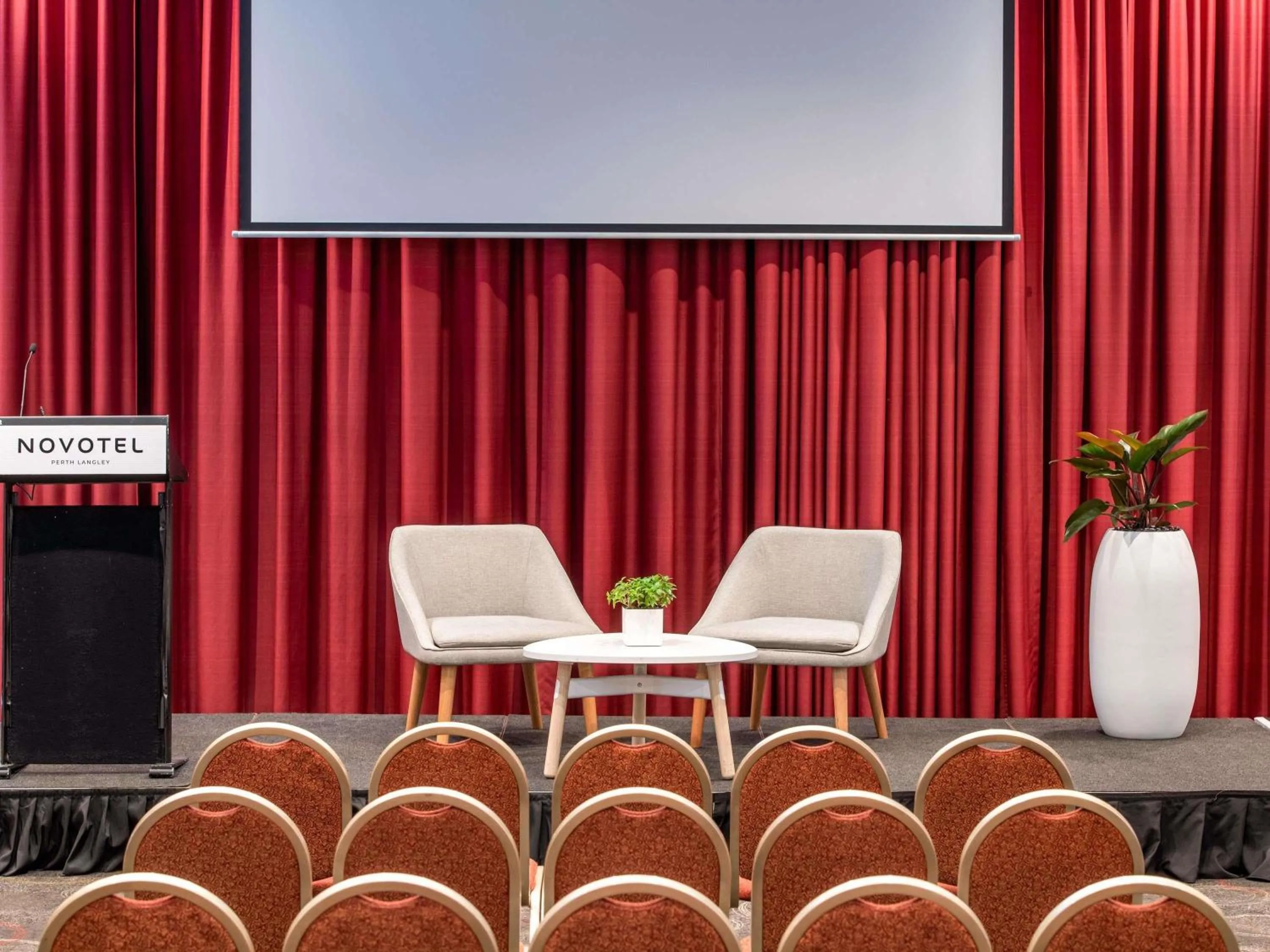 Meeting/conference room in Novotel Perth Langley