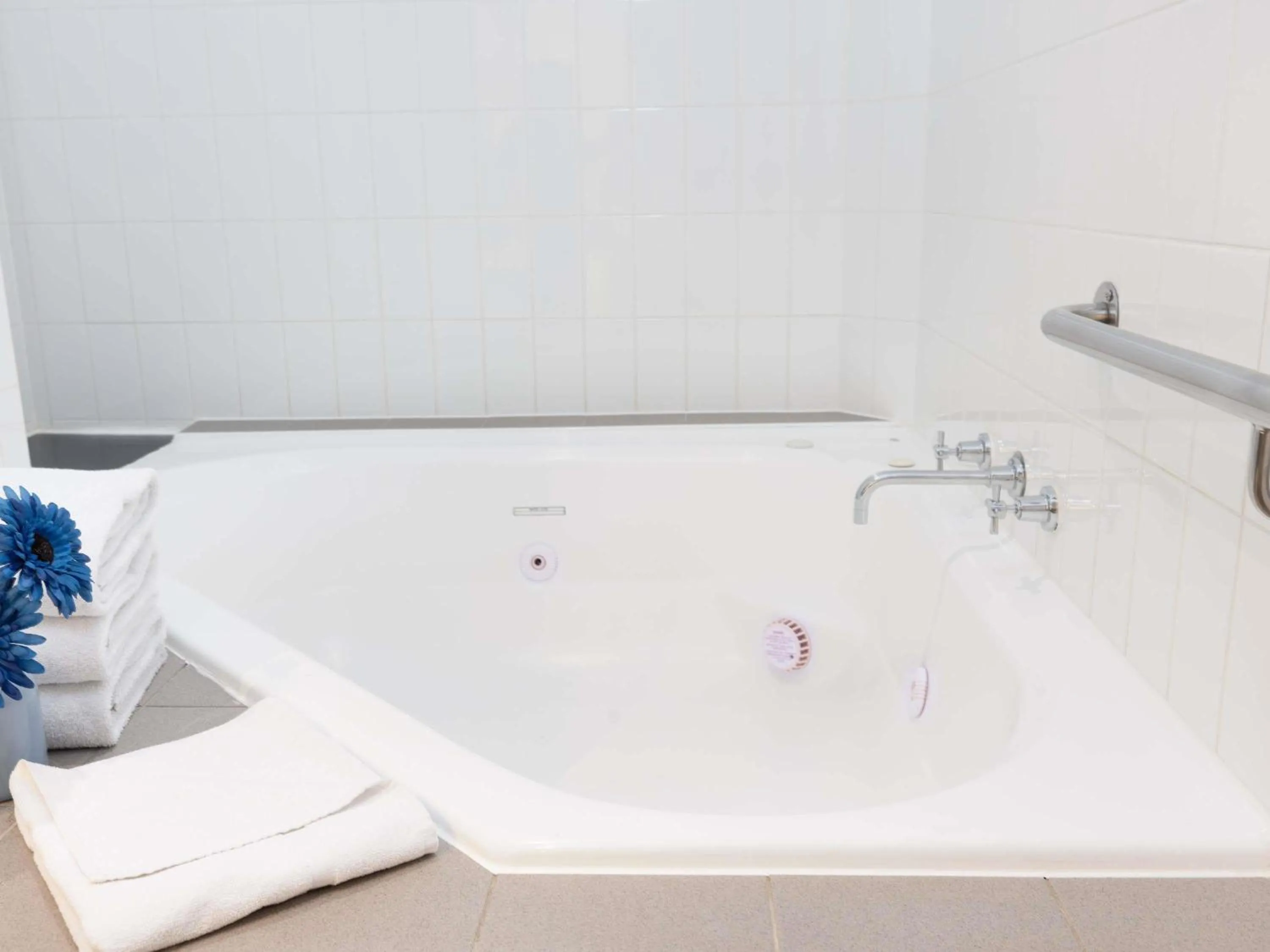 Bedroom in Novotel Perth Langley