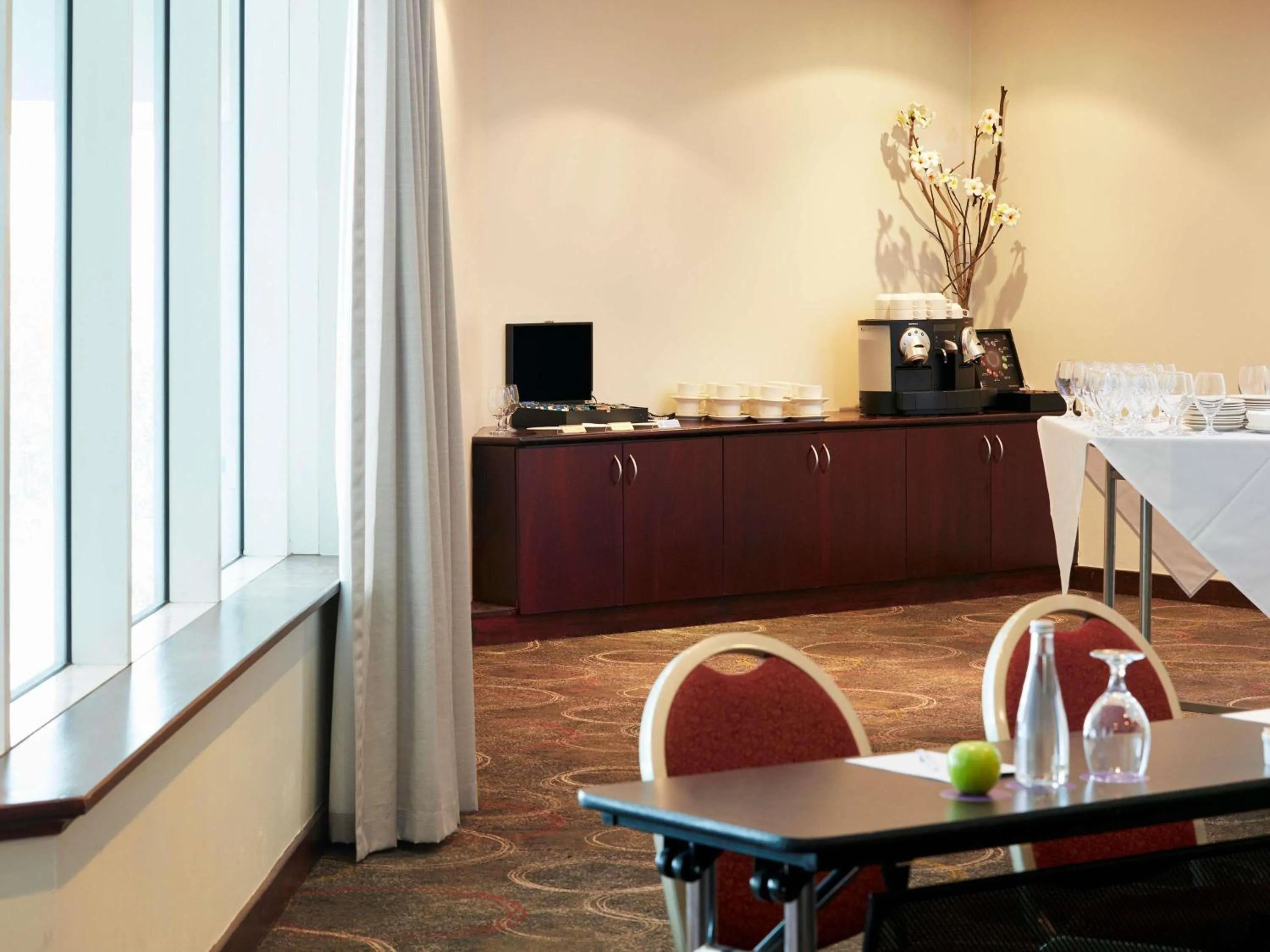 Meeting/conference room in Novotel Perth Langley