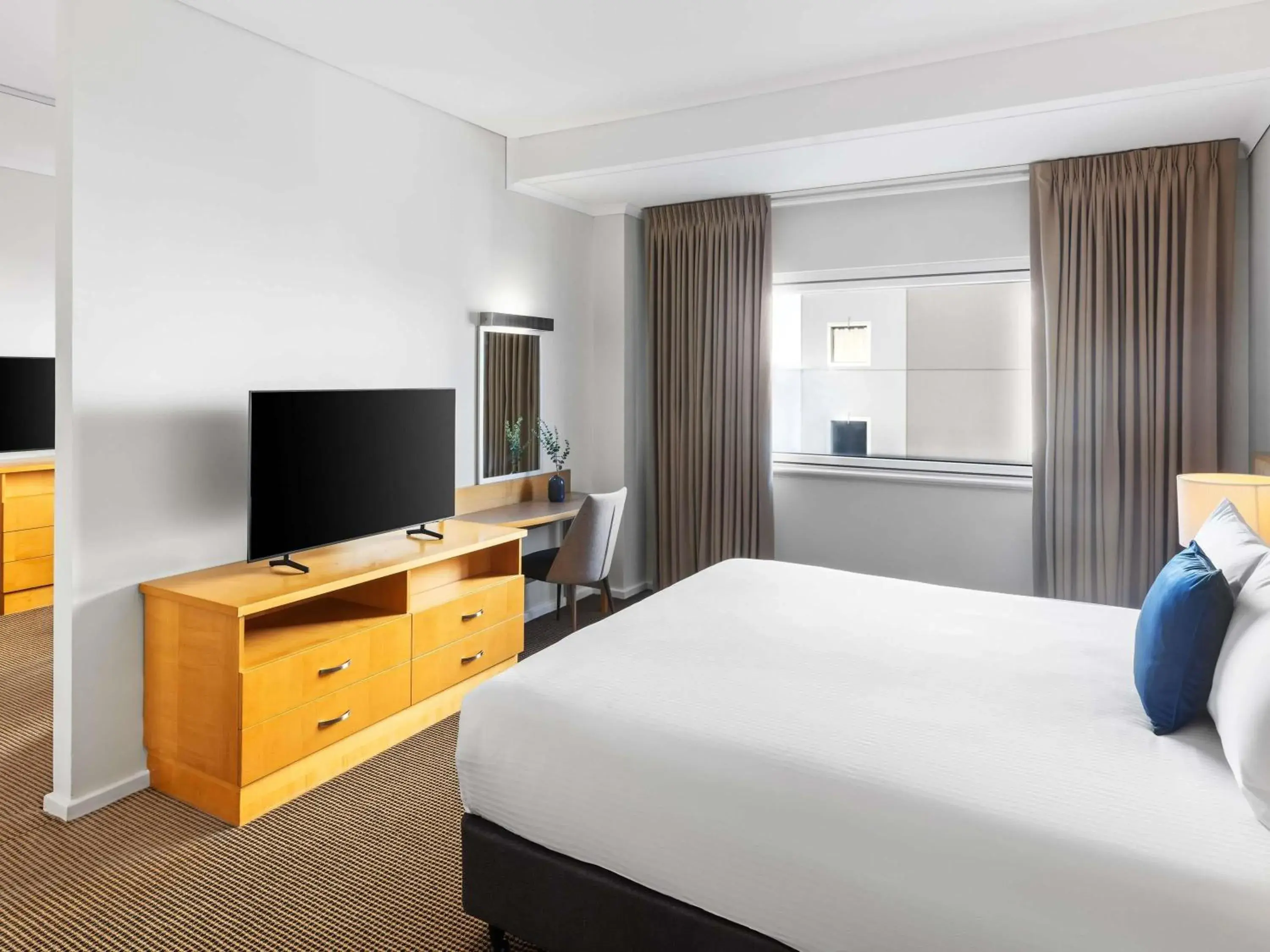 Executive Suite One King in Novotel Perth Langley Executive Suite One King in Novotel Perth Langley