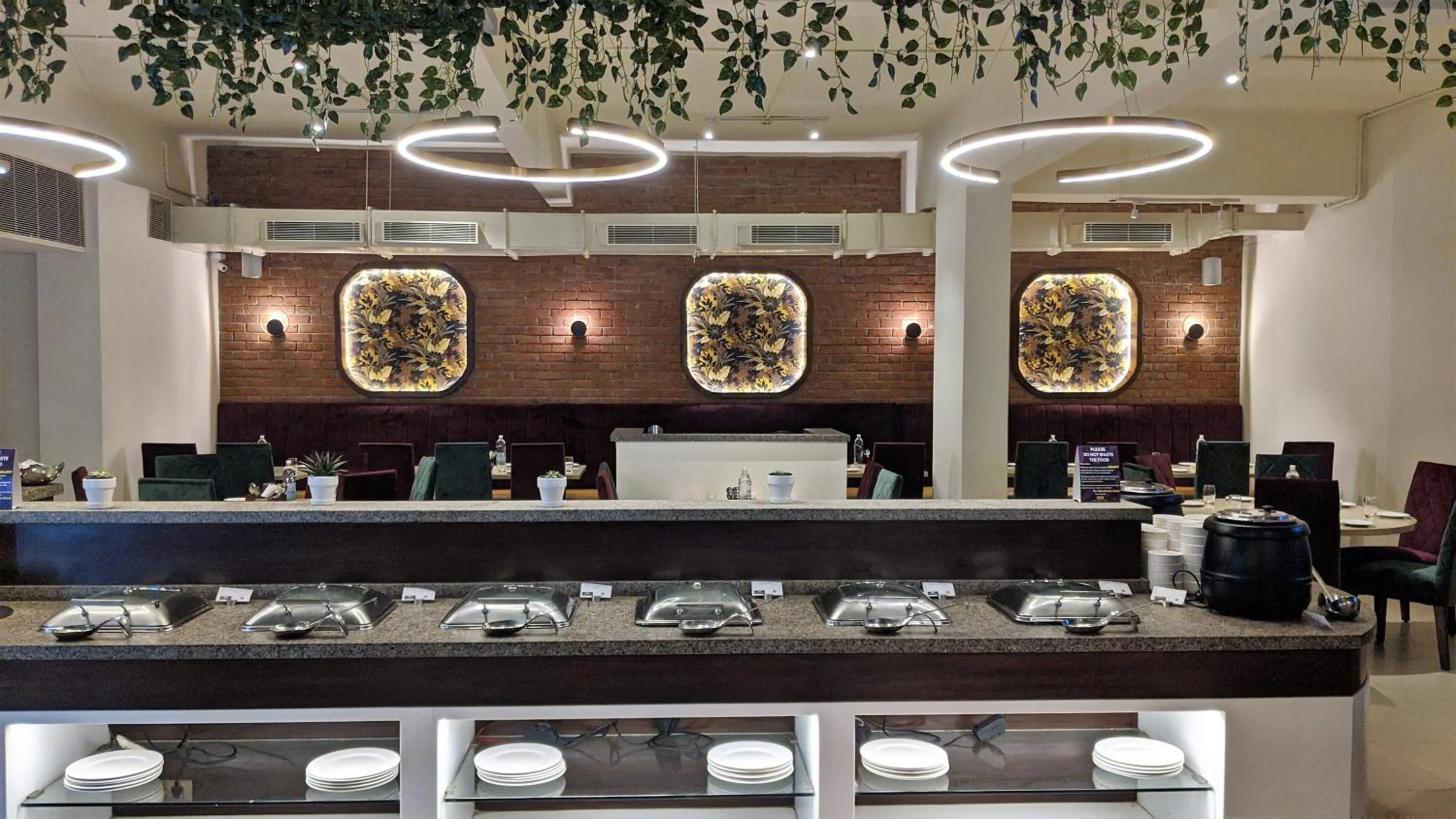 Restaurant/places to eat in Blu Petal - A Business Hotel