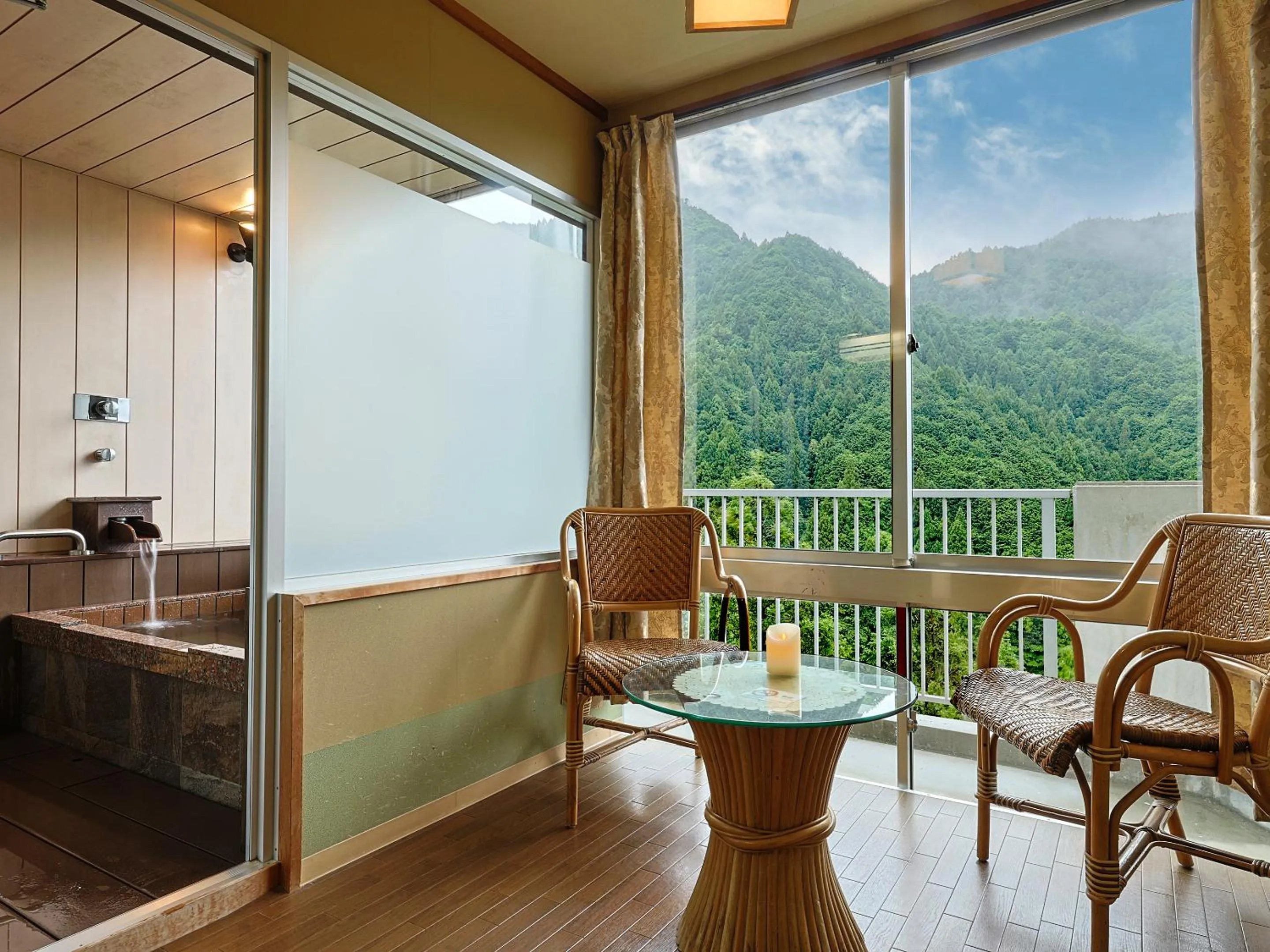 Photo of the whole room in Hinotani Onsen Misugi Resort