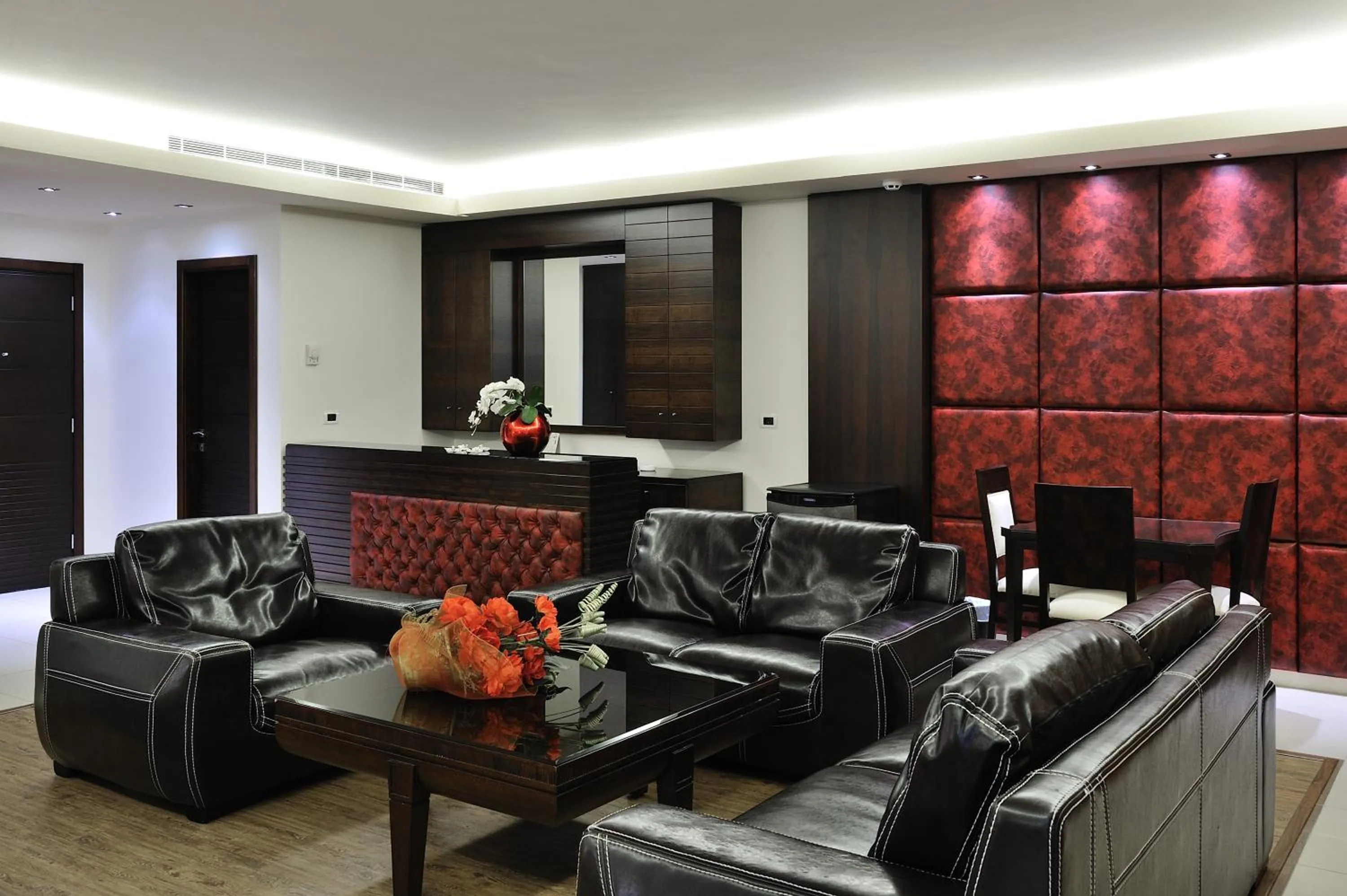 Seating area in Hollywood Inn Boutique Hotel