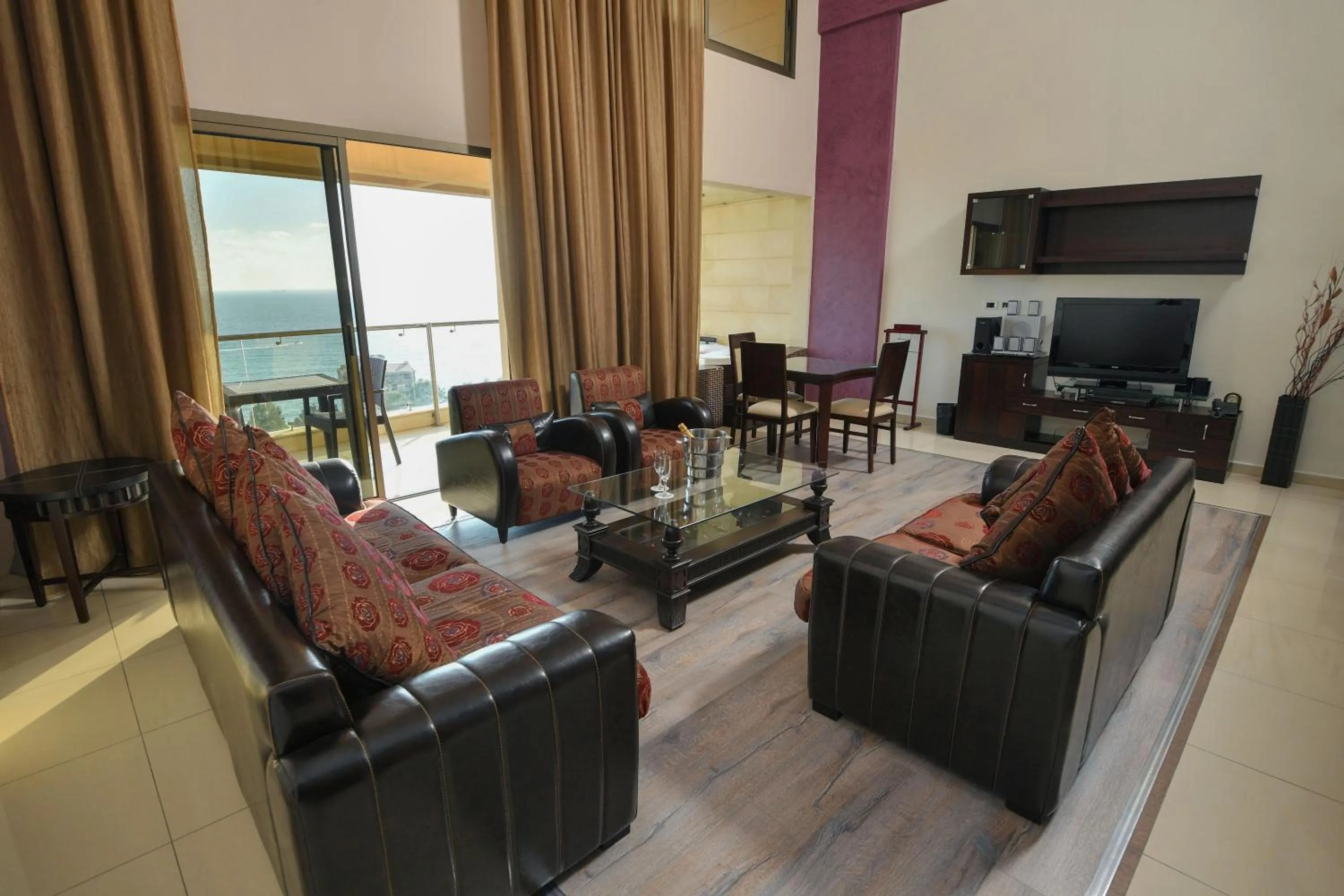 Seating area in Hollywood Inn Boutique Hotel