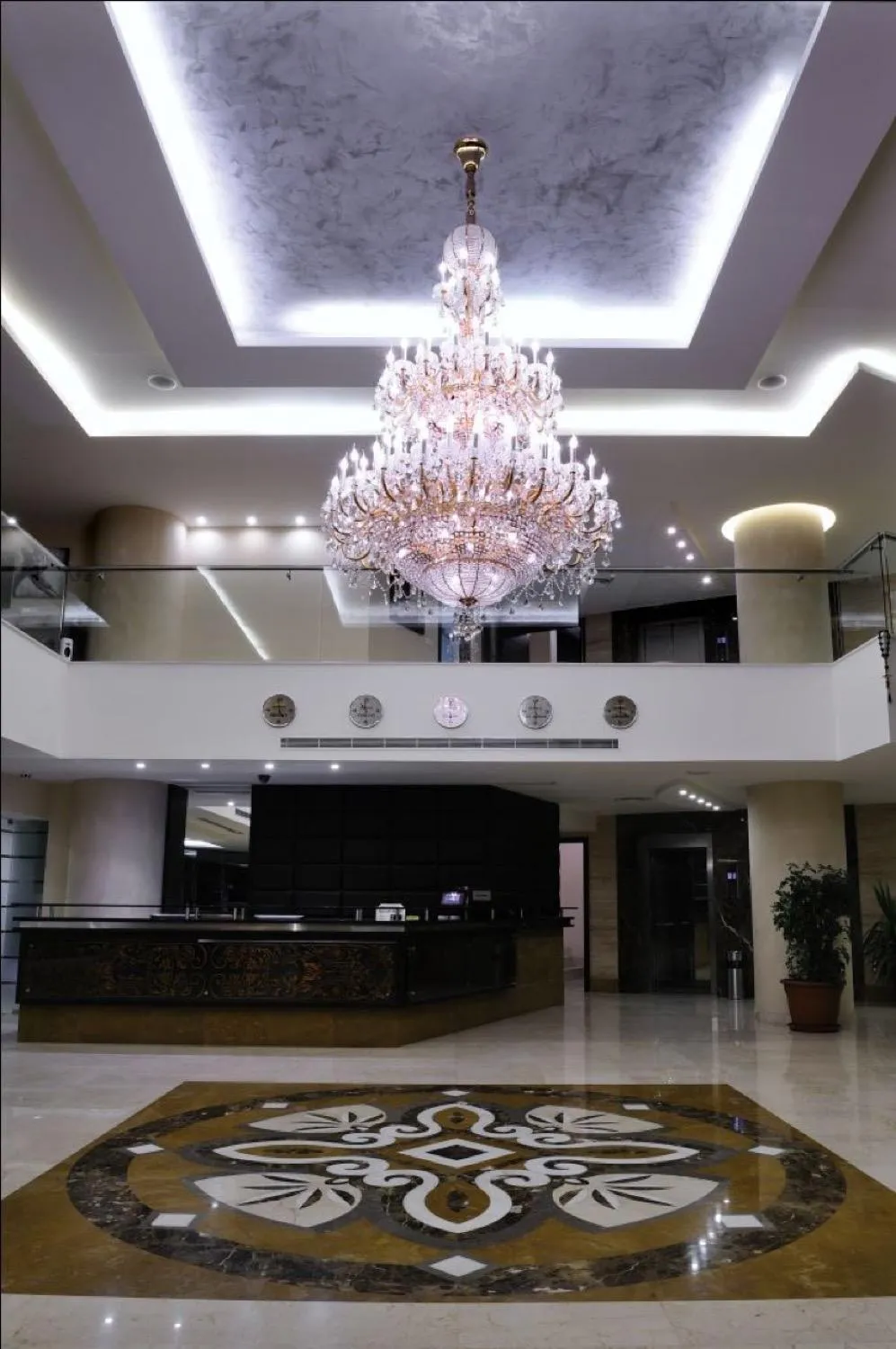 Lobby or reception in Hollywood Inn Boutique Hotel