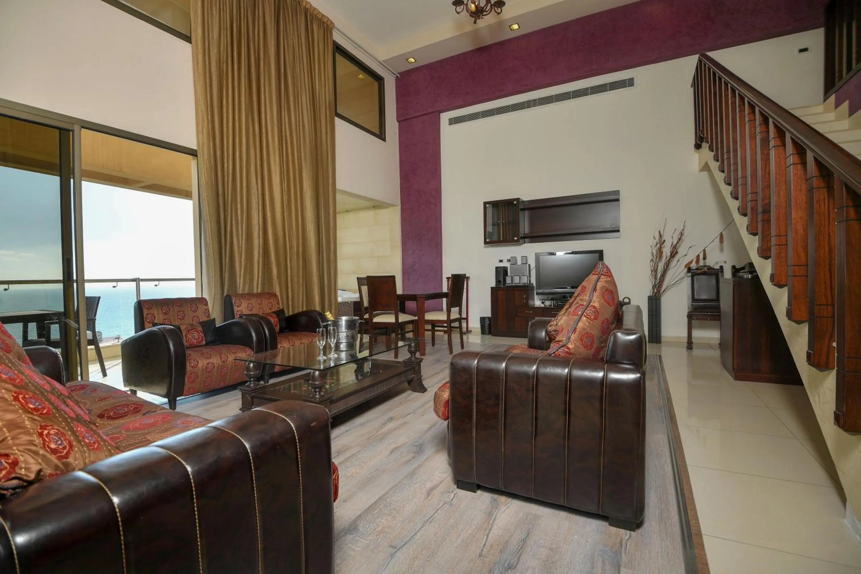 Seating area in Hollywood Inn Boutique Hotel