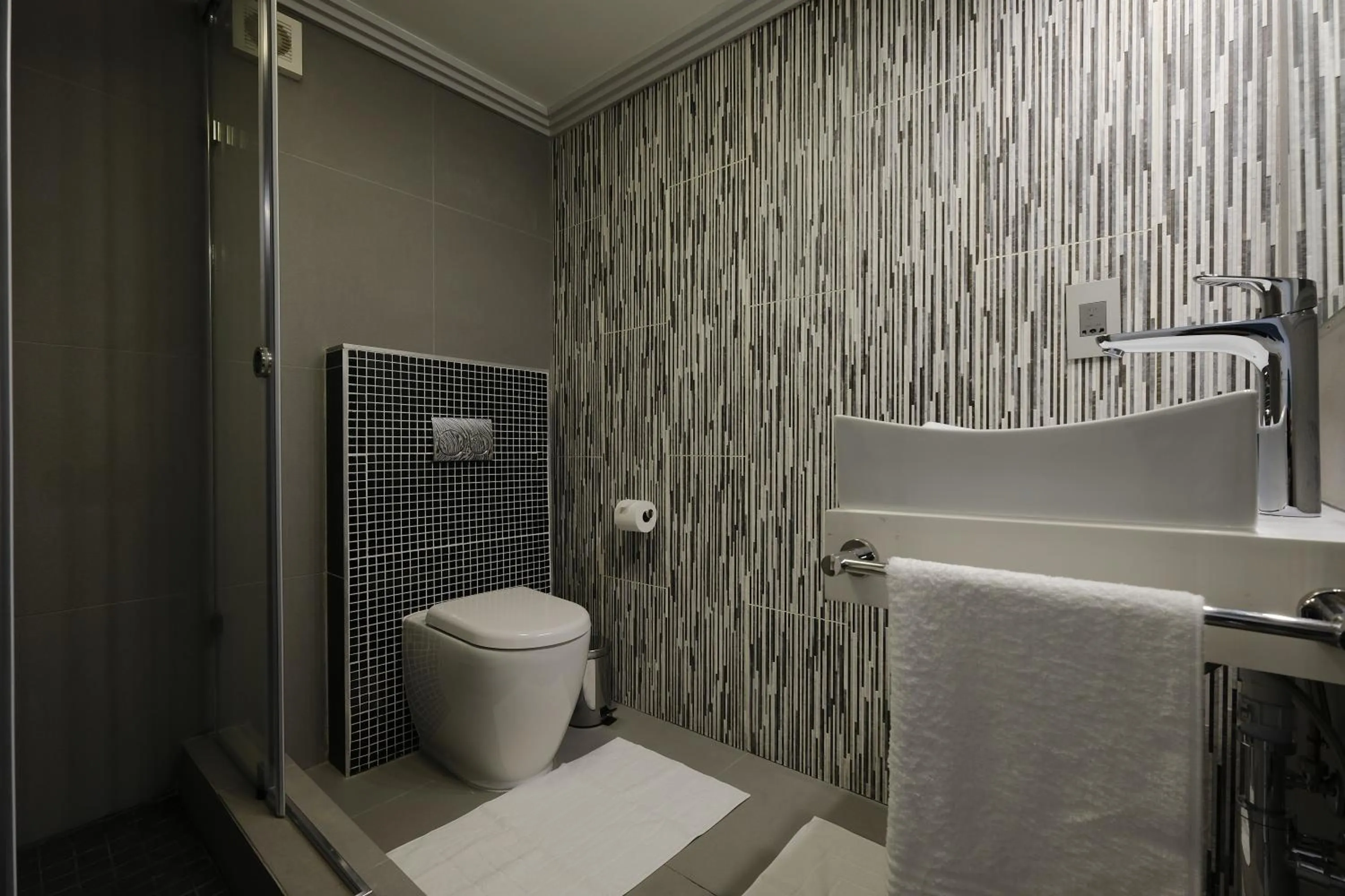 Bathroom in Villa Moyal