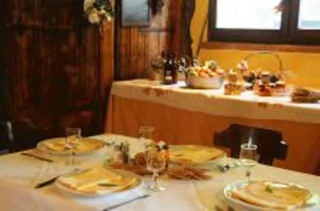 Restaurant/places to eat in Agriturismo Ai Due Laghi