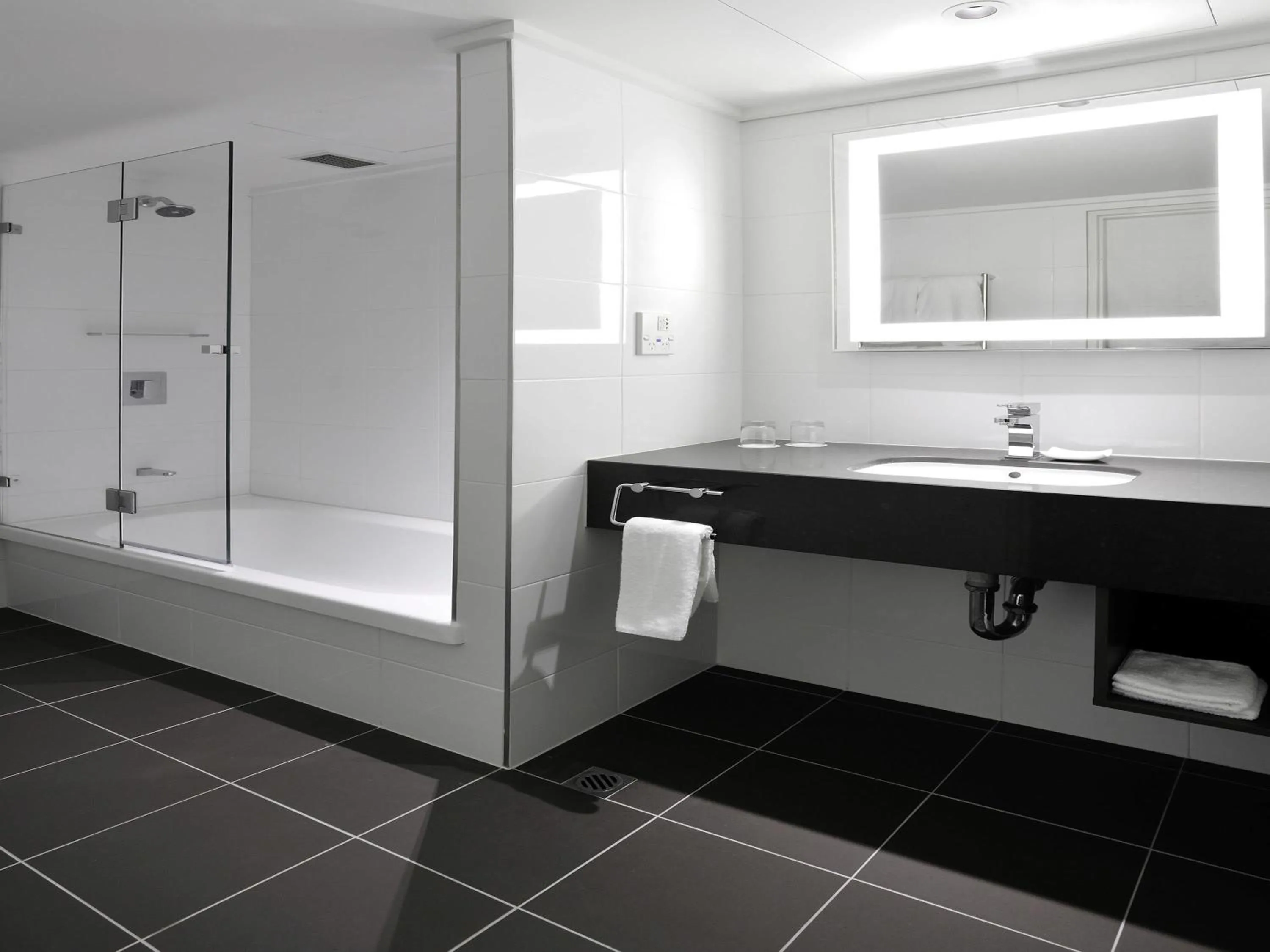 Bedroom in Novotel Melbourne On Collins