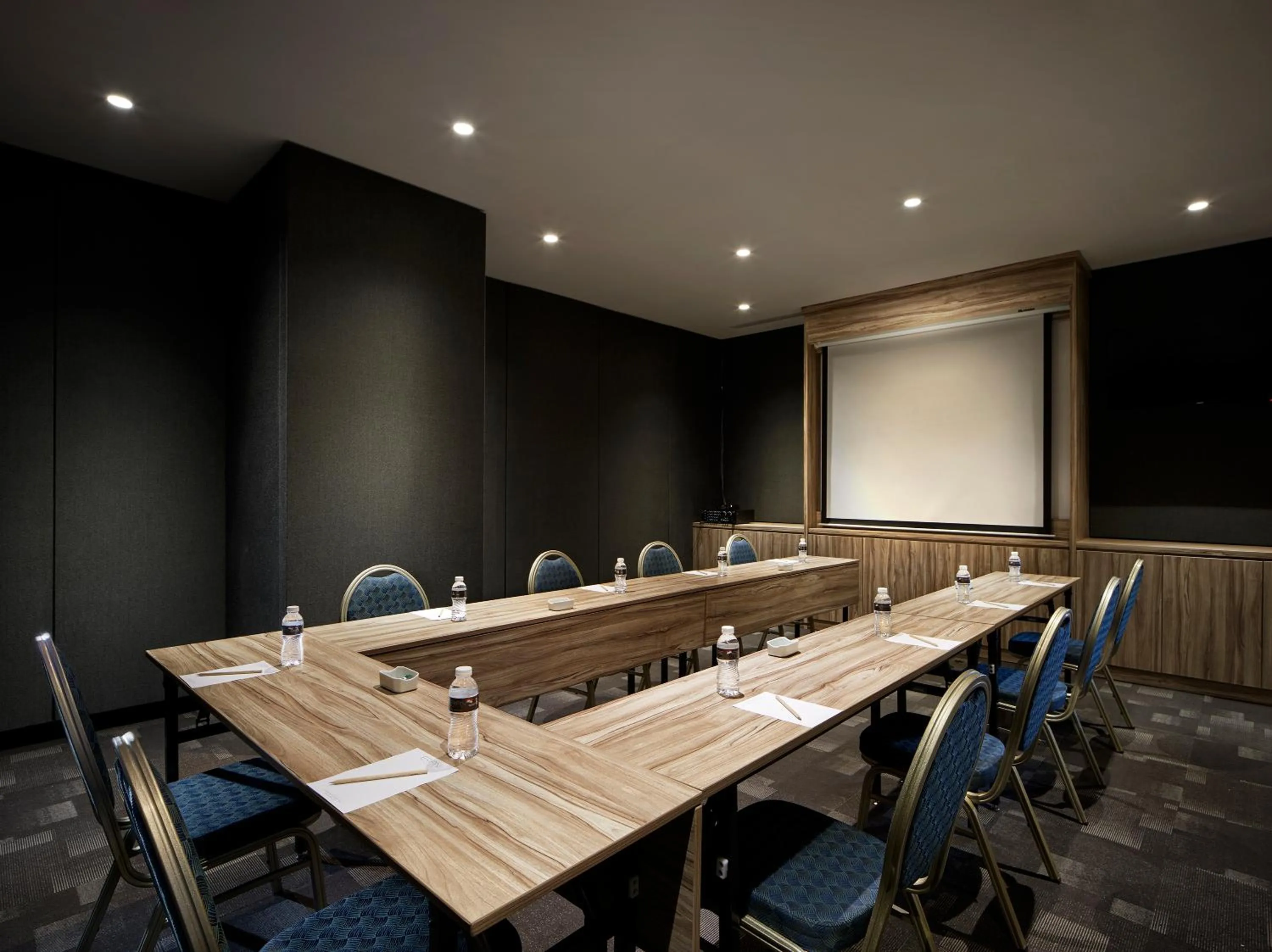 Meeting/conference room in Erian Hotel