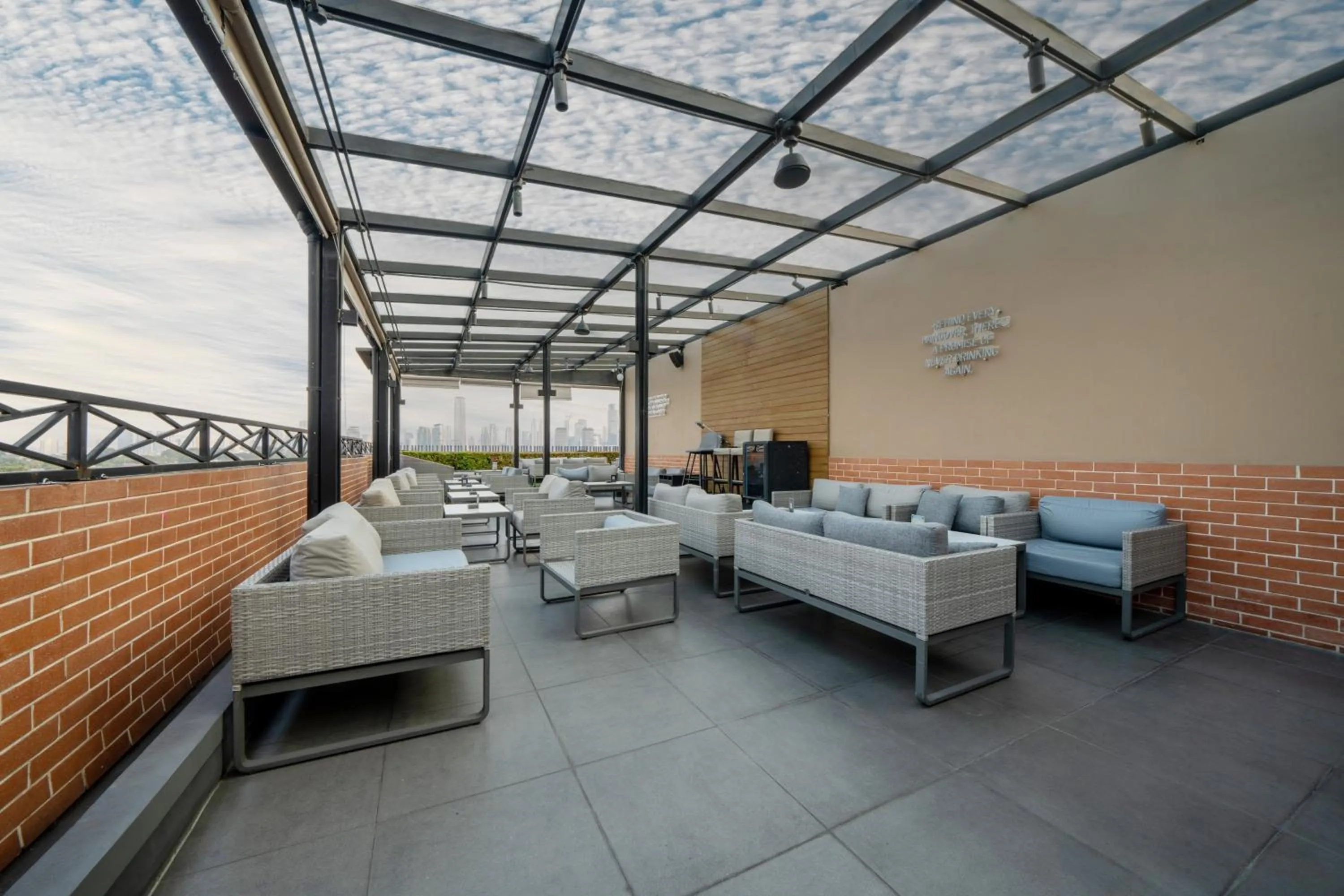 Restaurant/places to eat in Erian Hotel