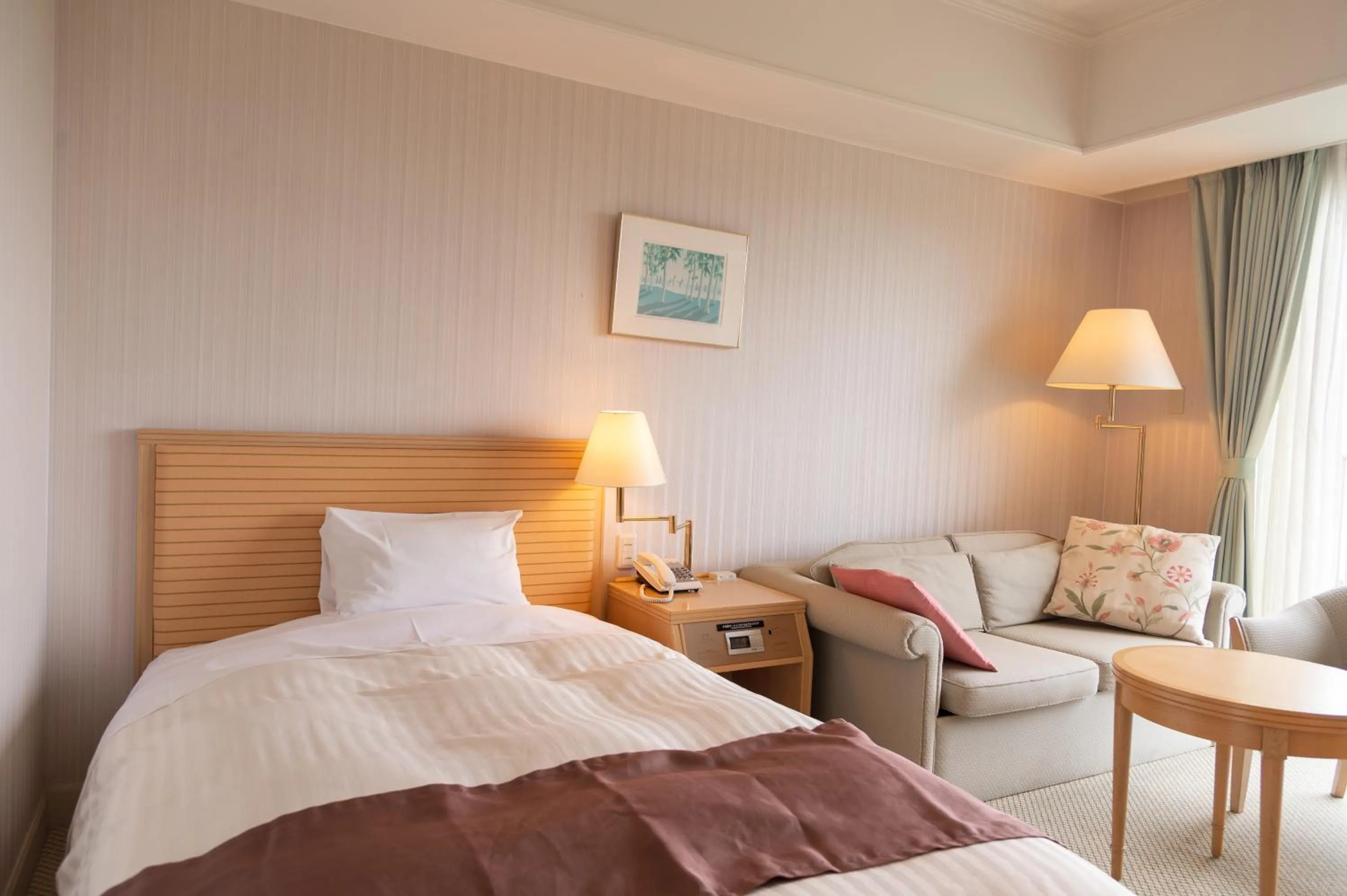 Bed in Onahama Ocean Hotel & Golf Club