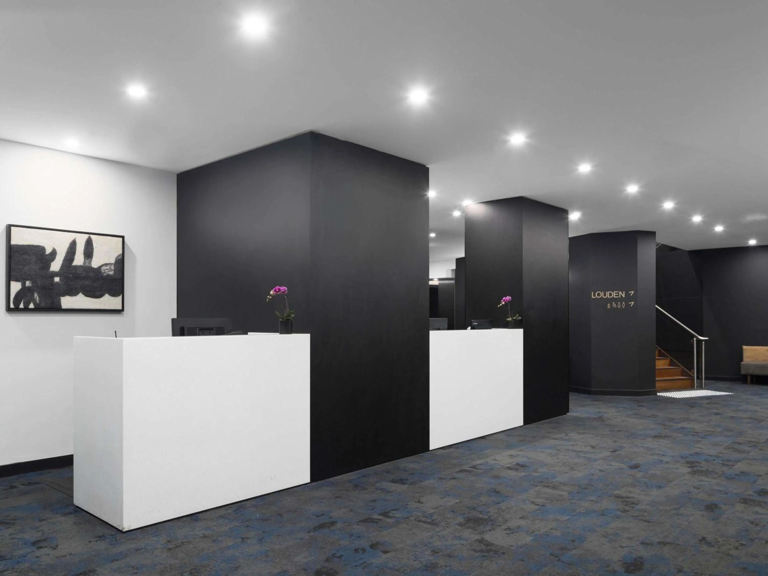 Property building in Mercure Welcome Melbourne