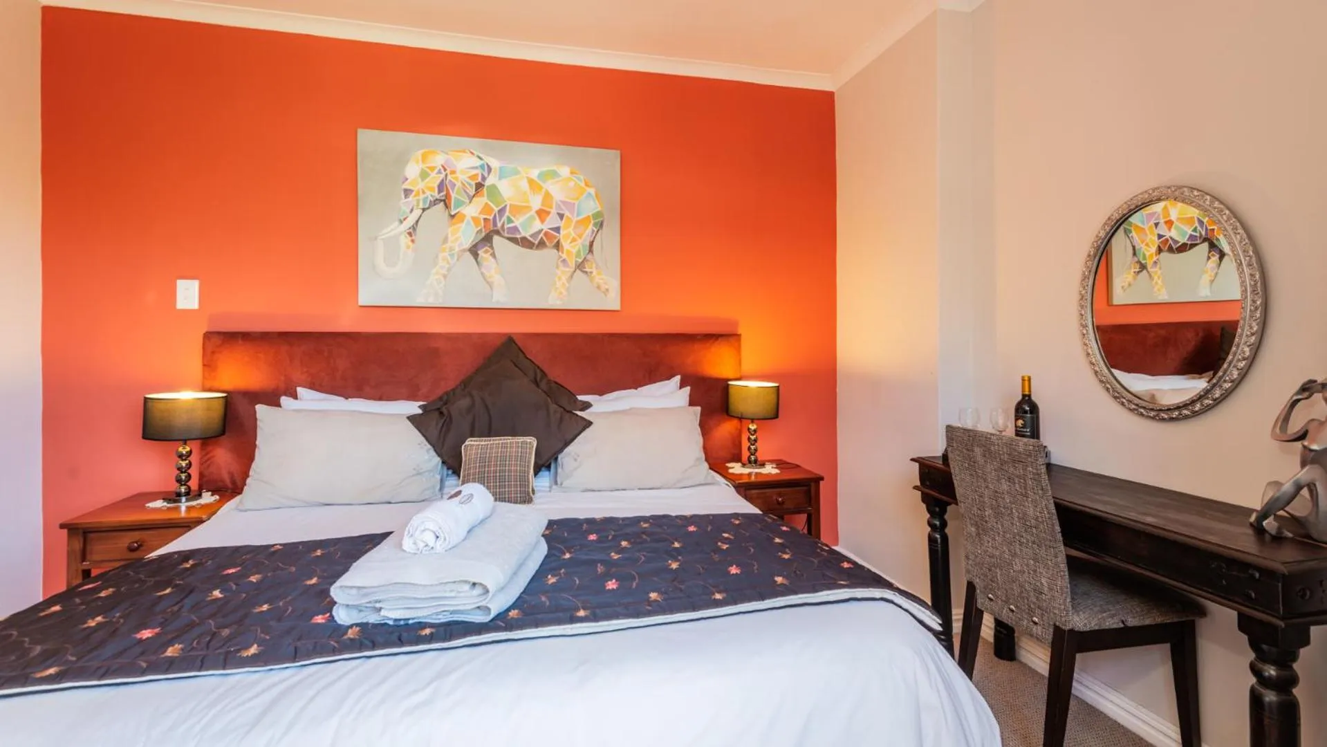 Bedroom, Bed in Brown Jug Guest House