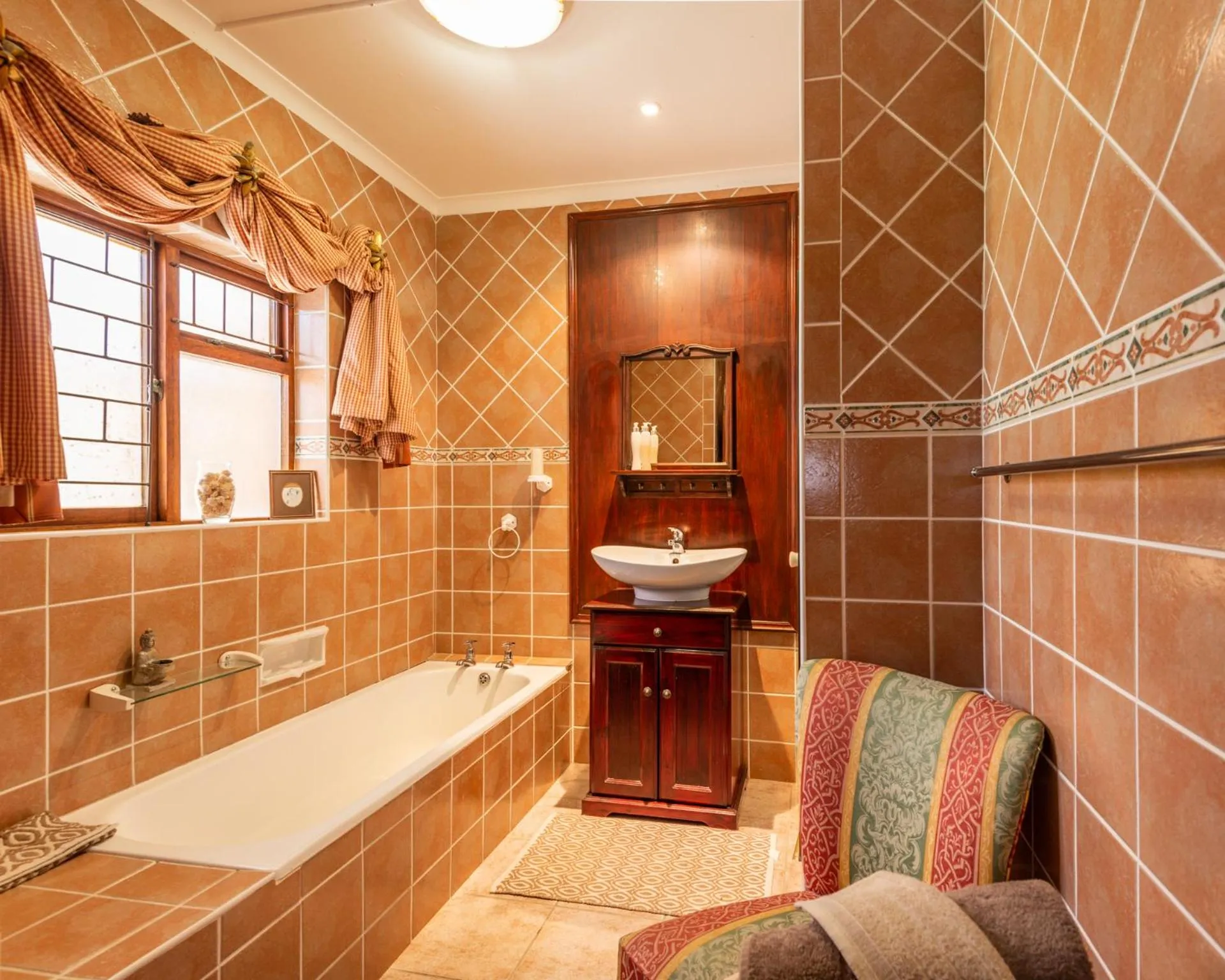 Bathroom in Brown Jug Guest House