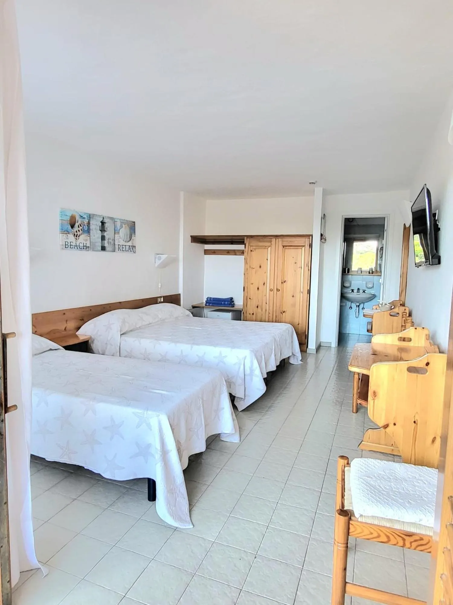 View (from property/room), Bed in Hotel Olimpia