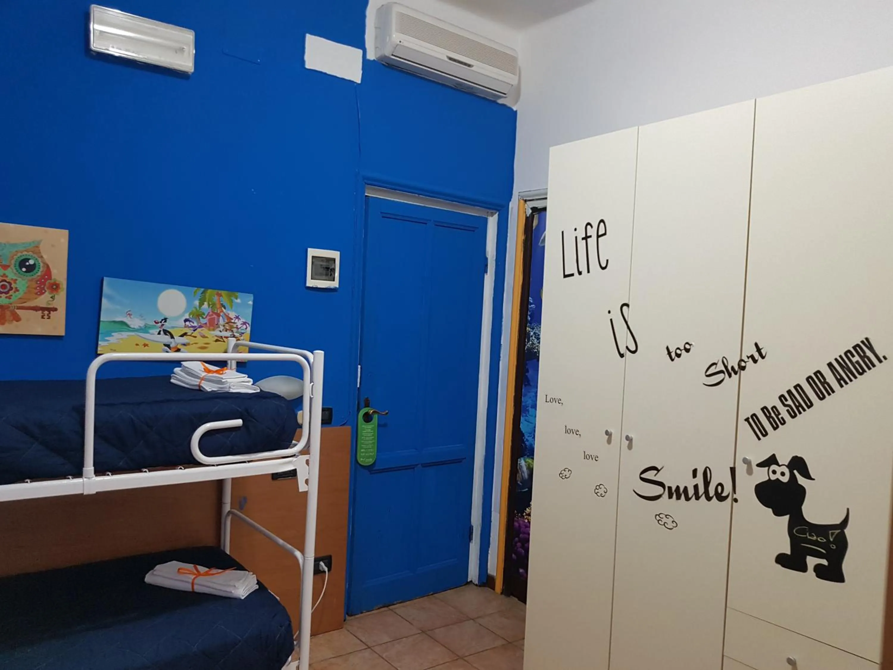 Decorative detail, Bunk Bed in Hotel San Desiderio