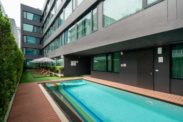 Swimming pool in VIC 3 Bangkok Hotel