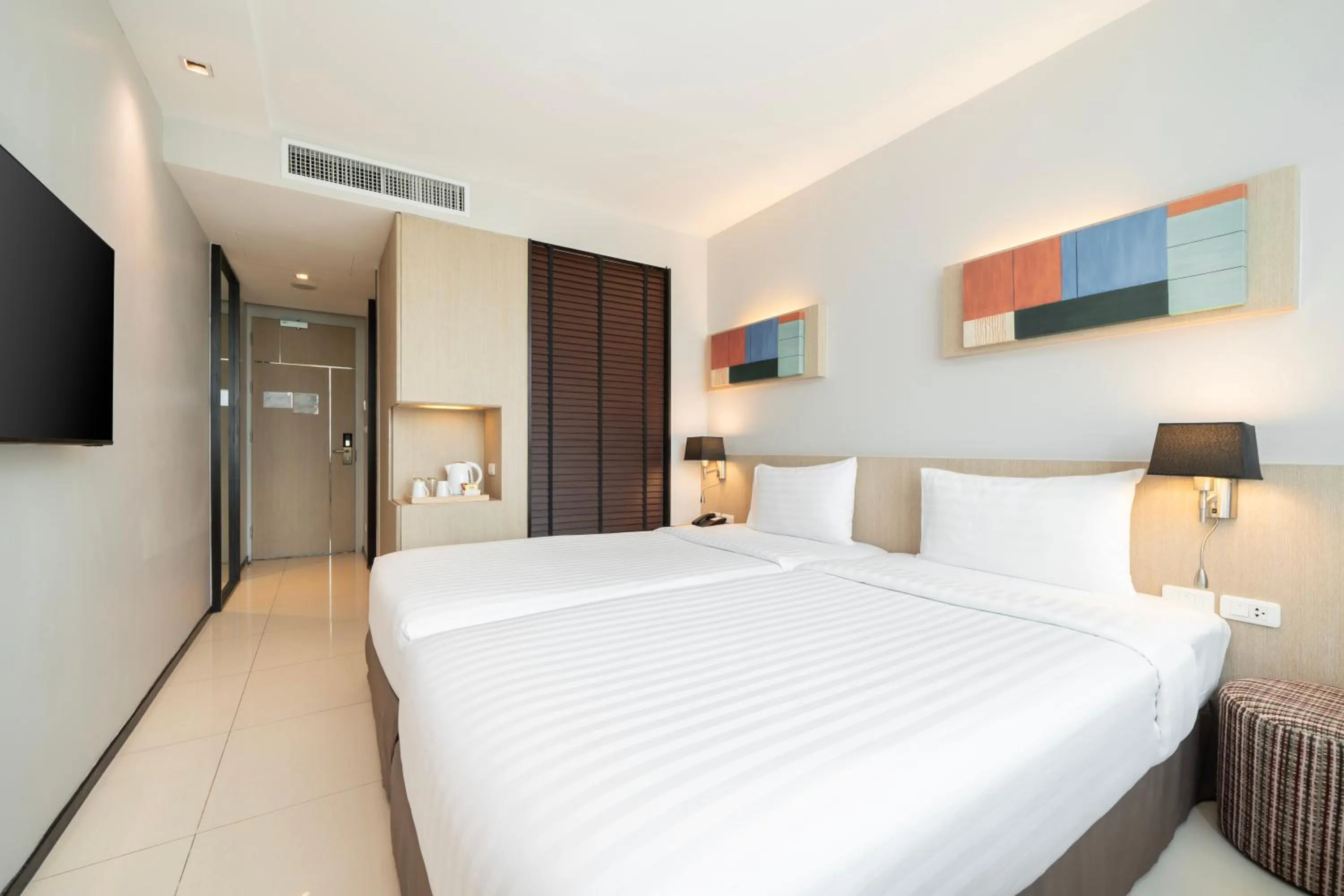 Bedroom, Bed in VIC 3 Bangkok Hotel