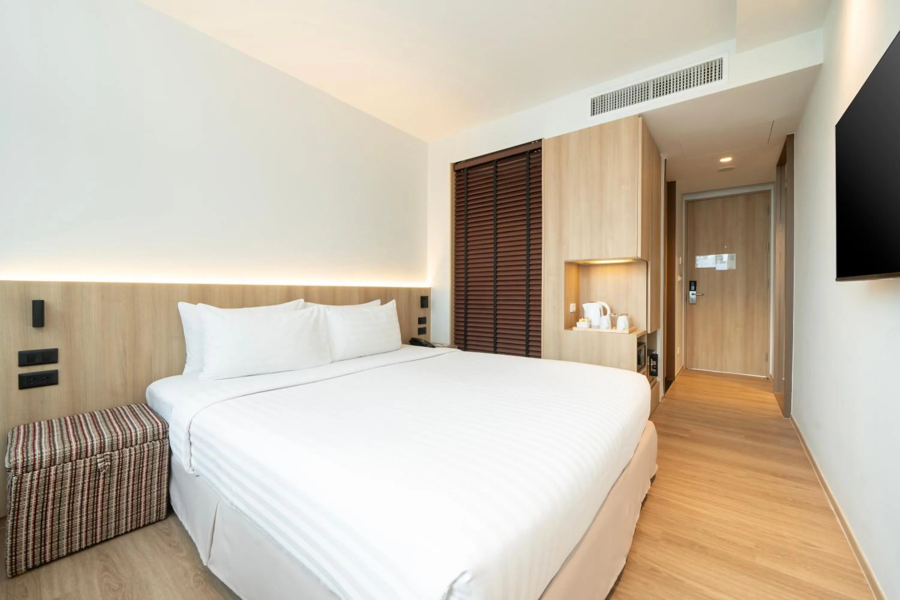 Bedroom, Bed in VIC 3 Bangkok Hotel