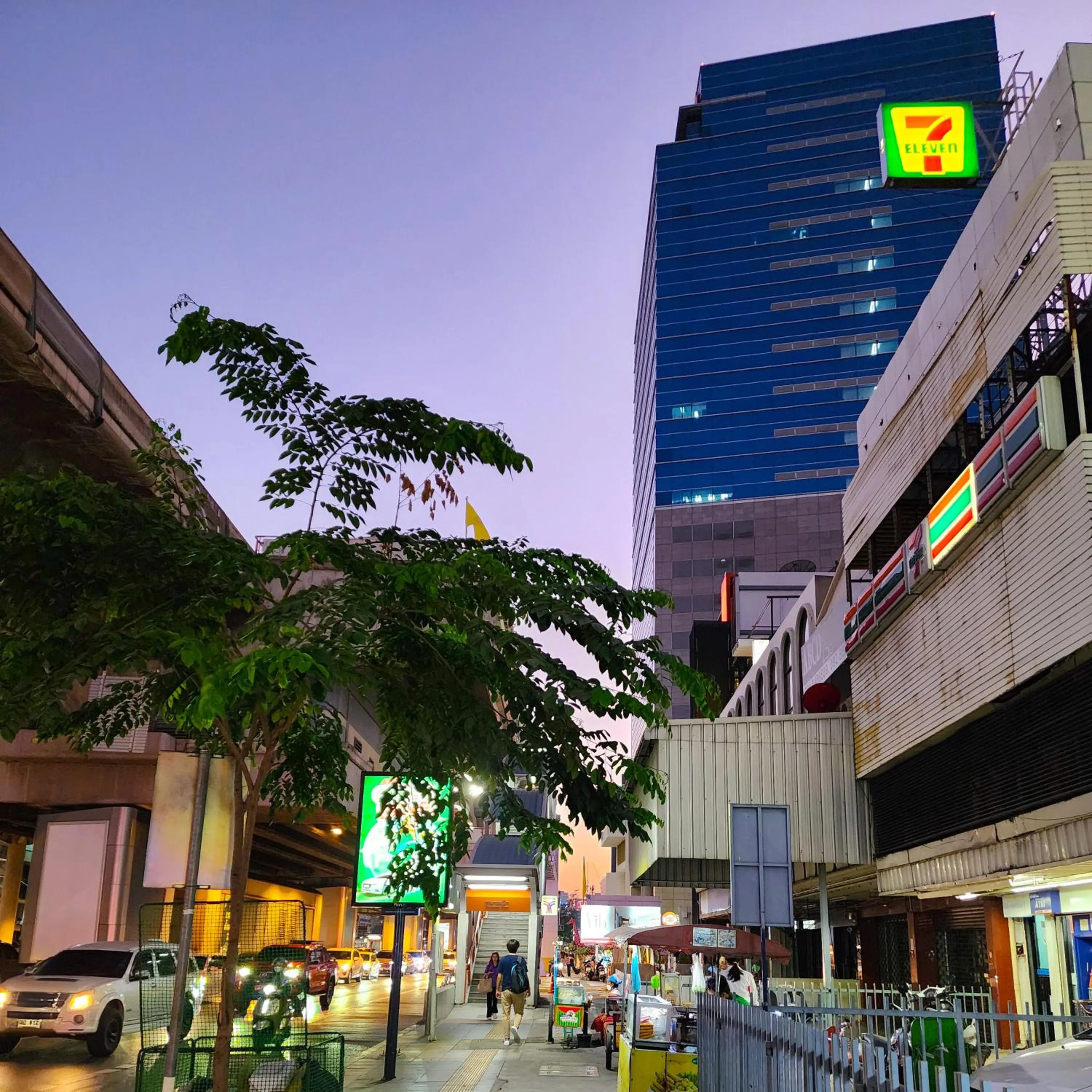 Location in VIC 3 Bangkok Hotel