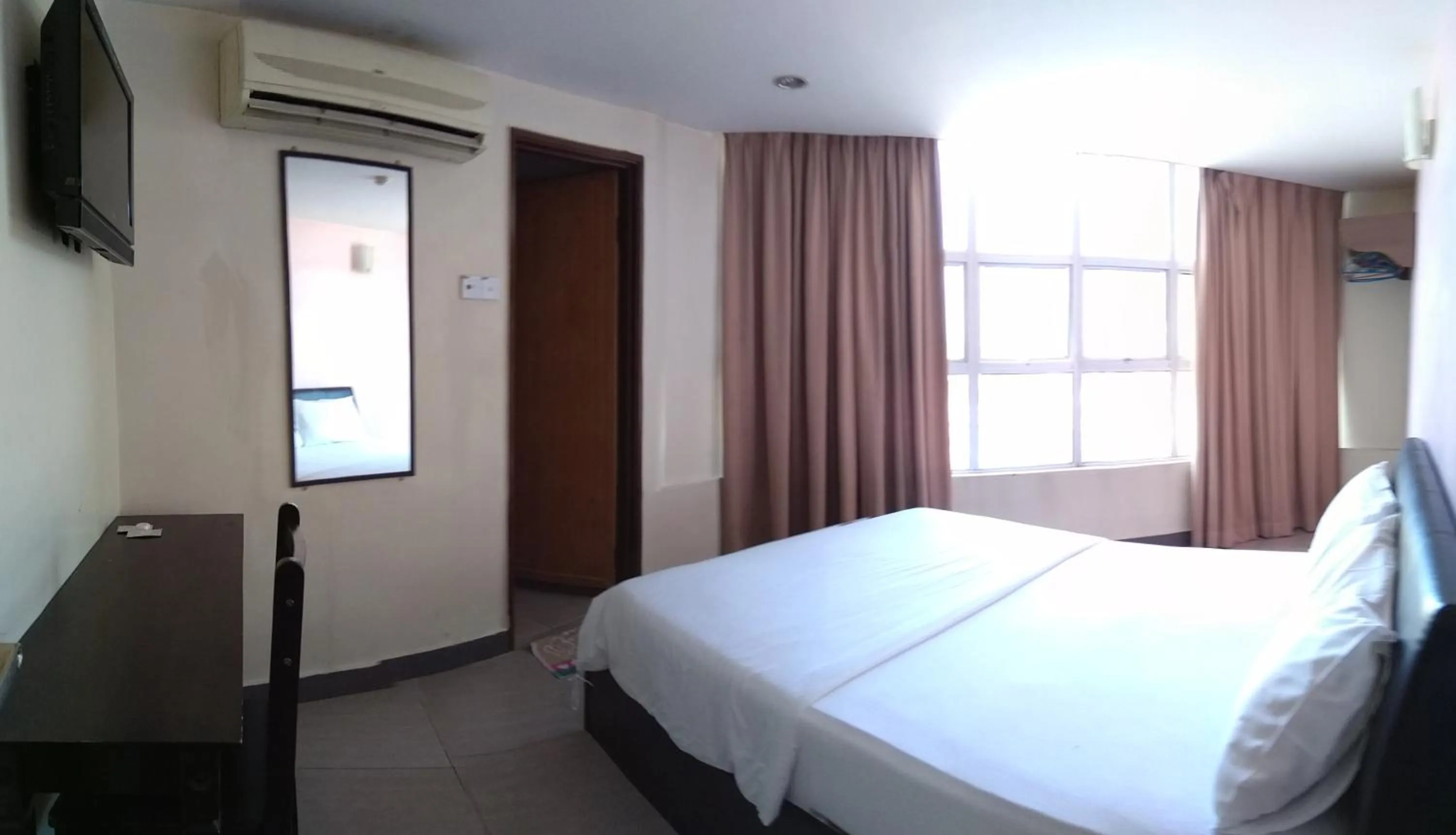 Bed in Starview Hotel