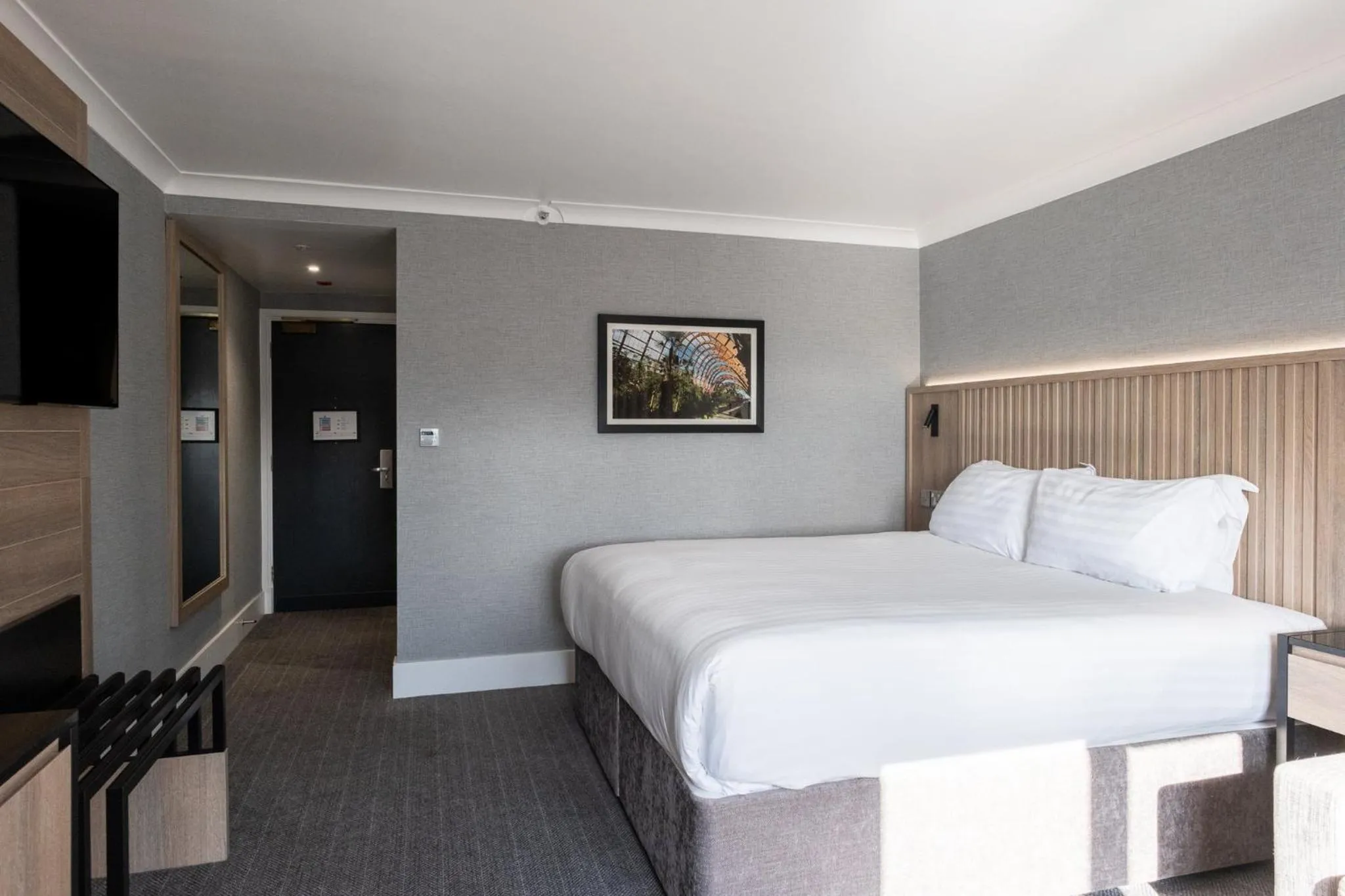 Photo of the whole room, Bed in Sandman Signature Sheffield Quays Hotel