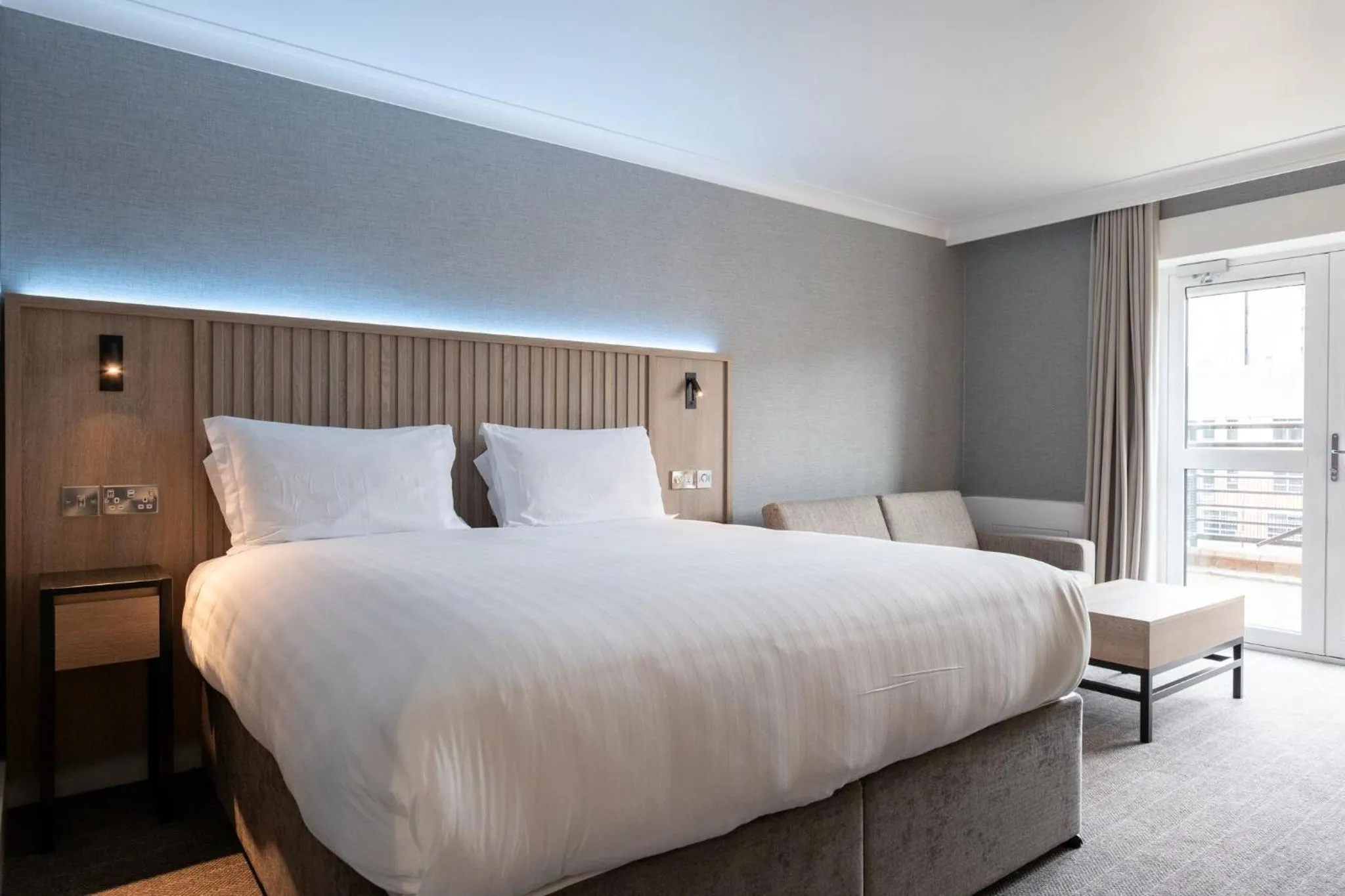 Photo of the whole room, Bed in Sandman Signature Sheffield Quays Hotel