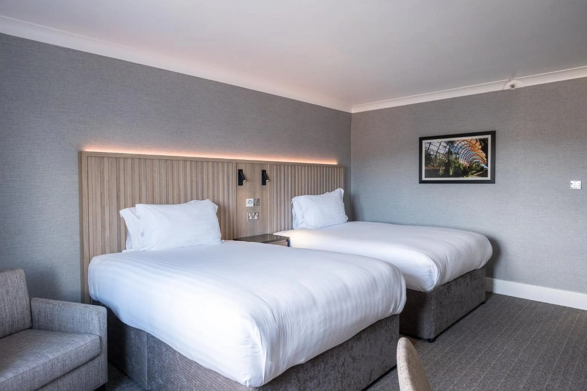 Photo of the whole room, Bed in Sandman Signature Sheffield Quays Hotel