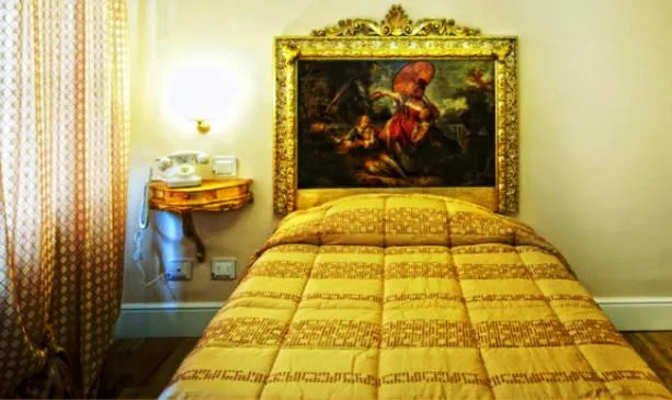 Bed in Boutique Hotel L'Imperatrice