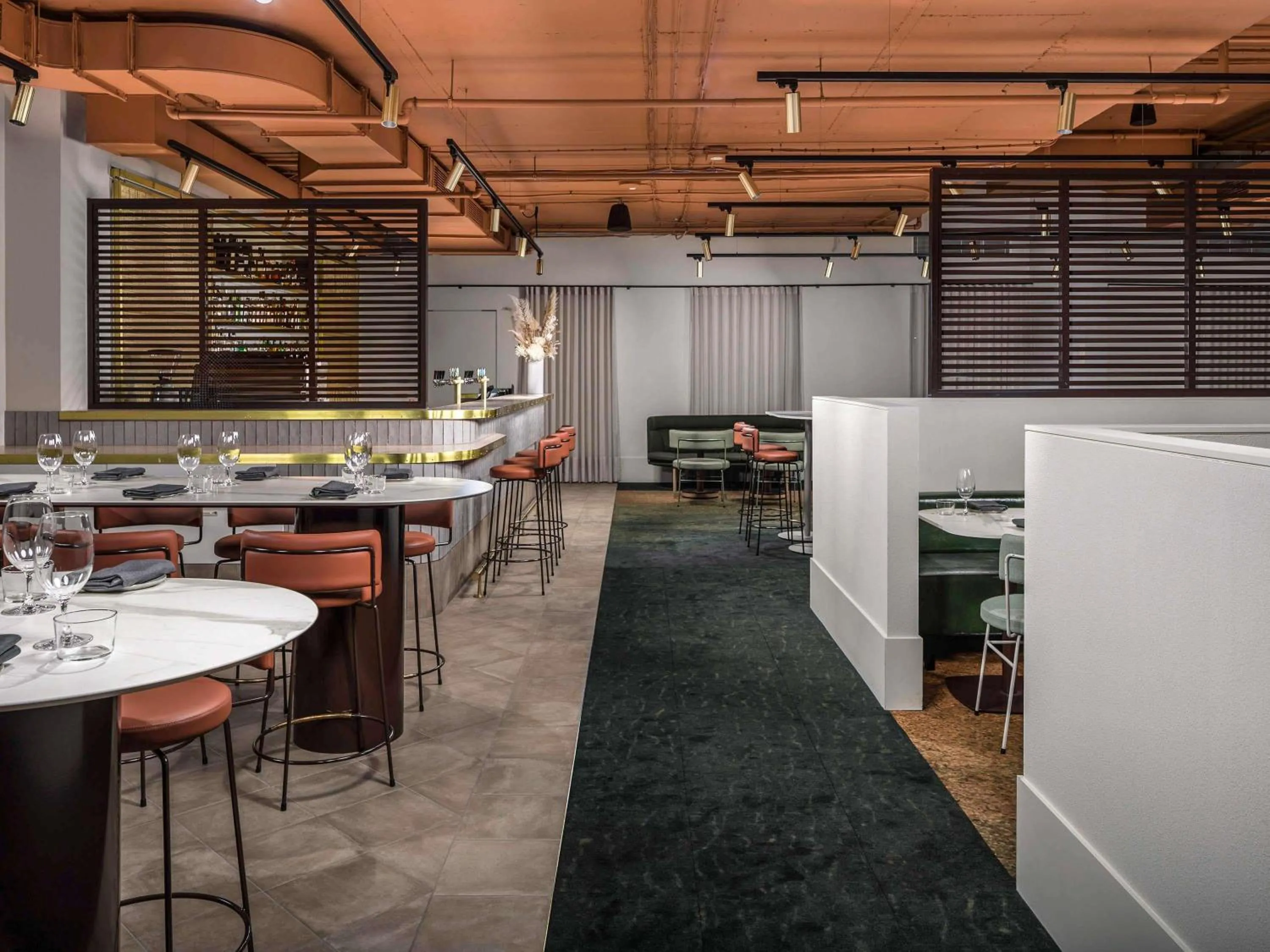 Restaurant/places to eat in Pullman Melbourne City Centre