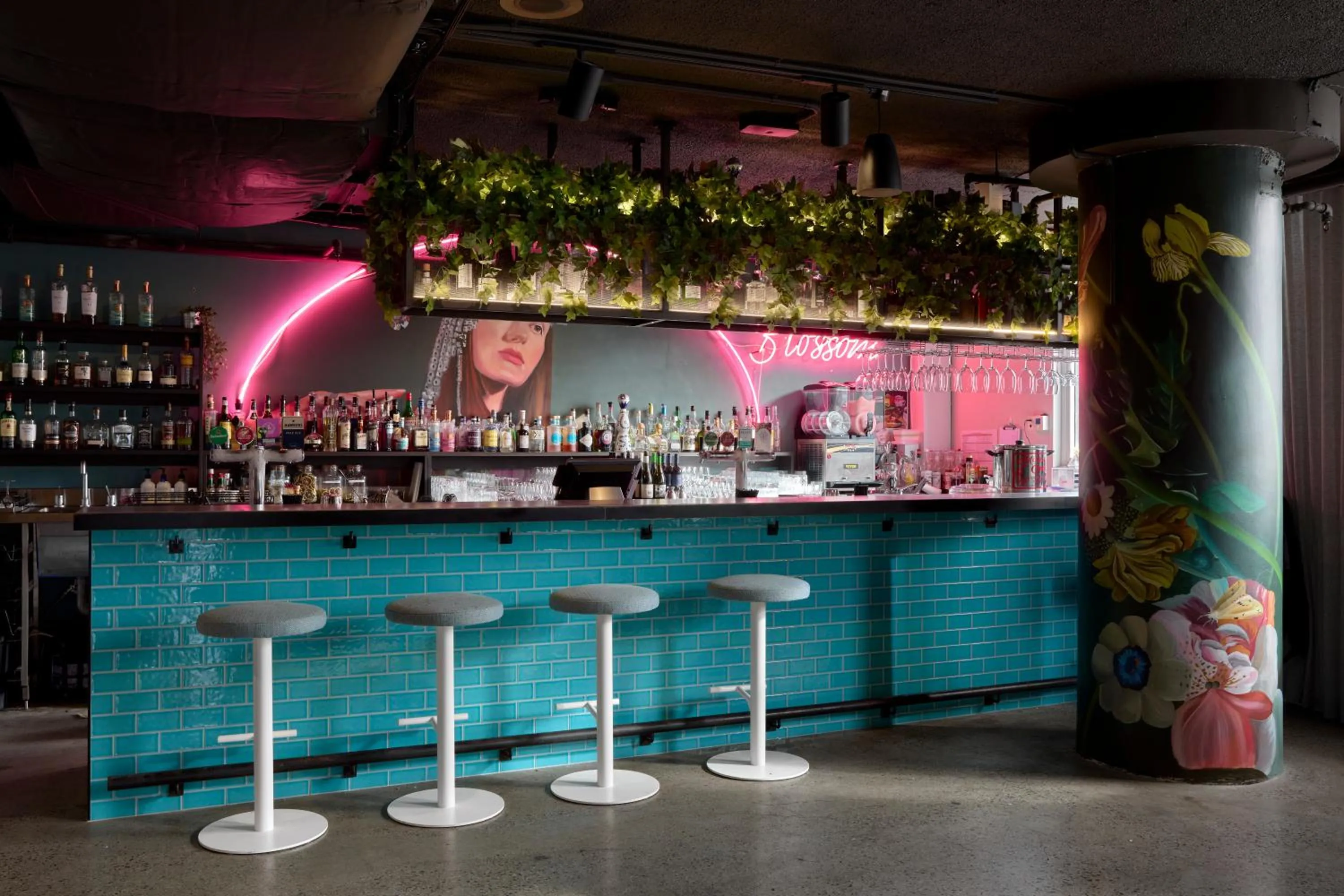 Restaurant/places to eat in Pullman Melbourne City Centre