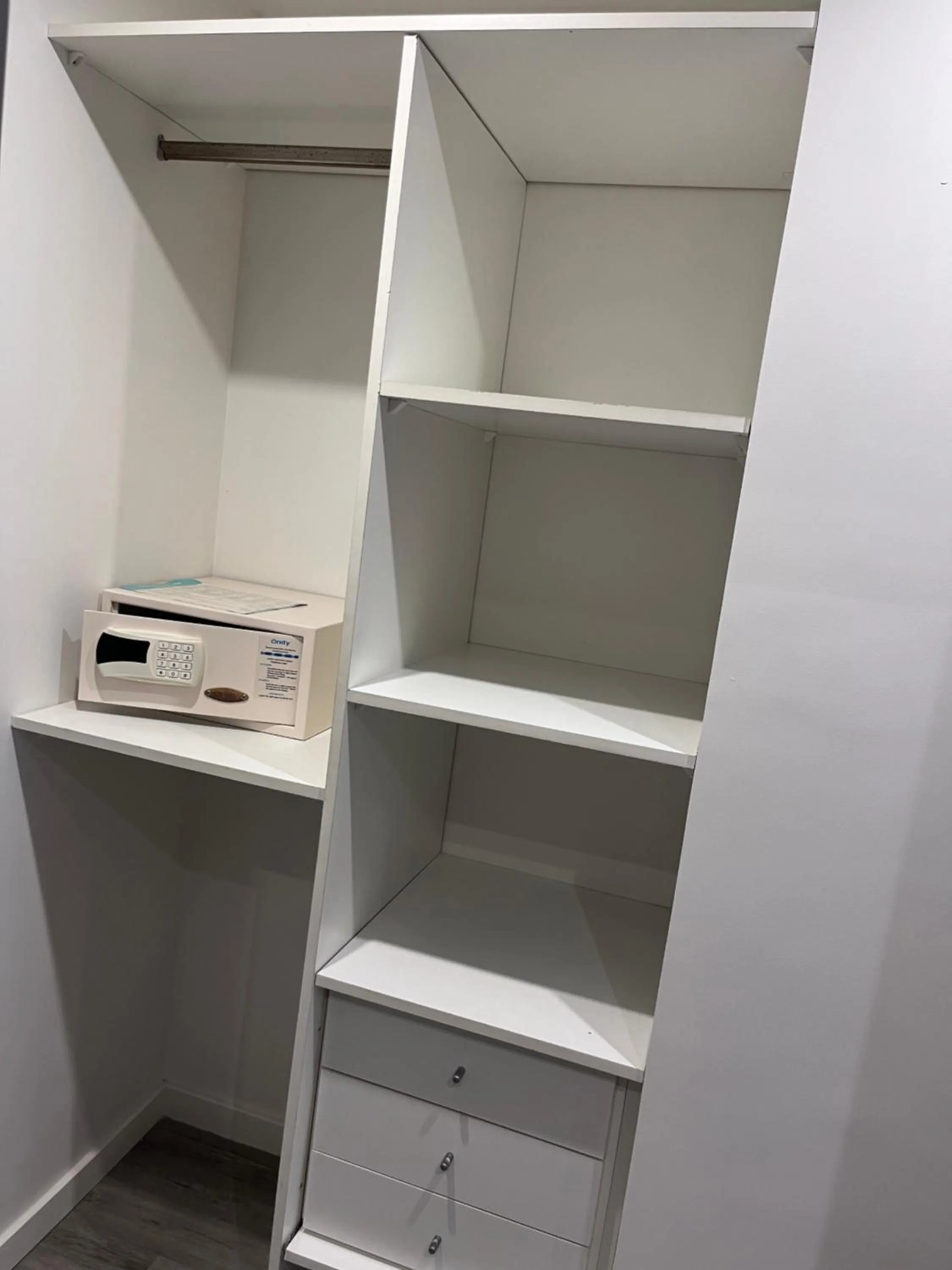 Kitchen or kitchenette in Color Botánico