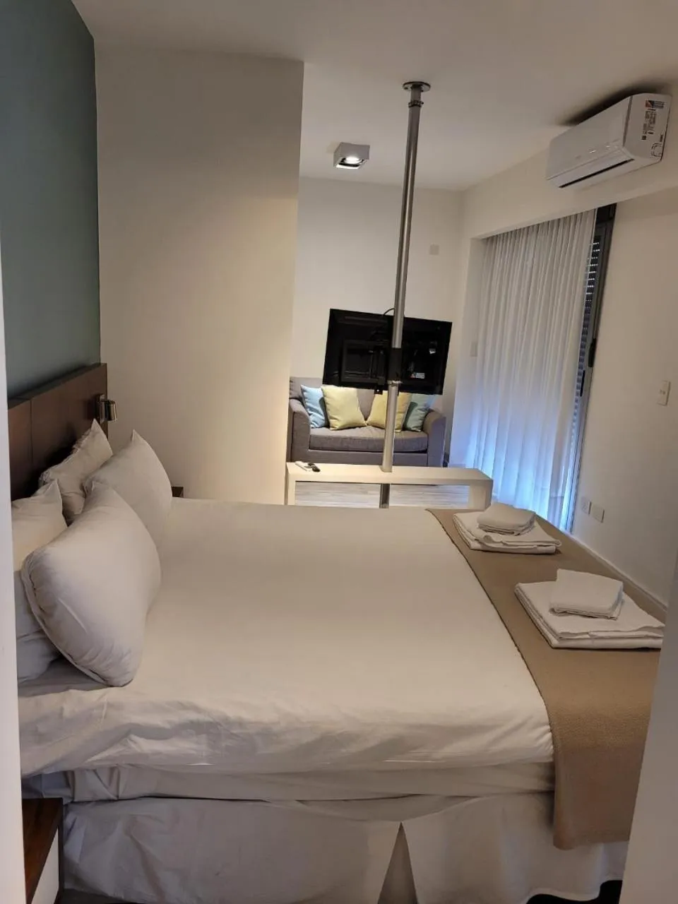 Communal lounge/ TV room, Bed in Color Botánico