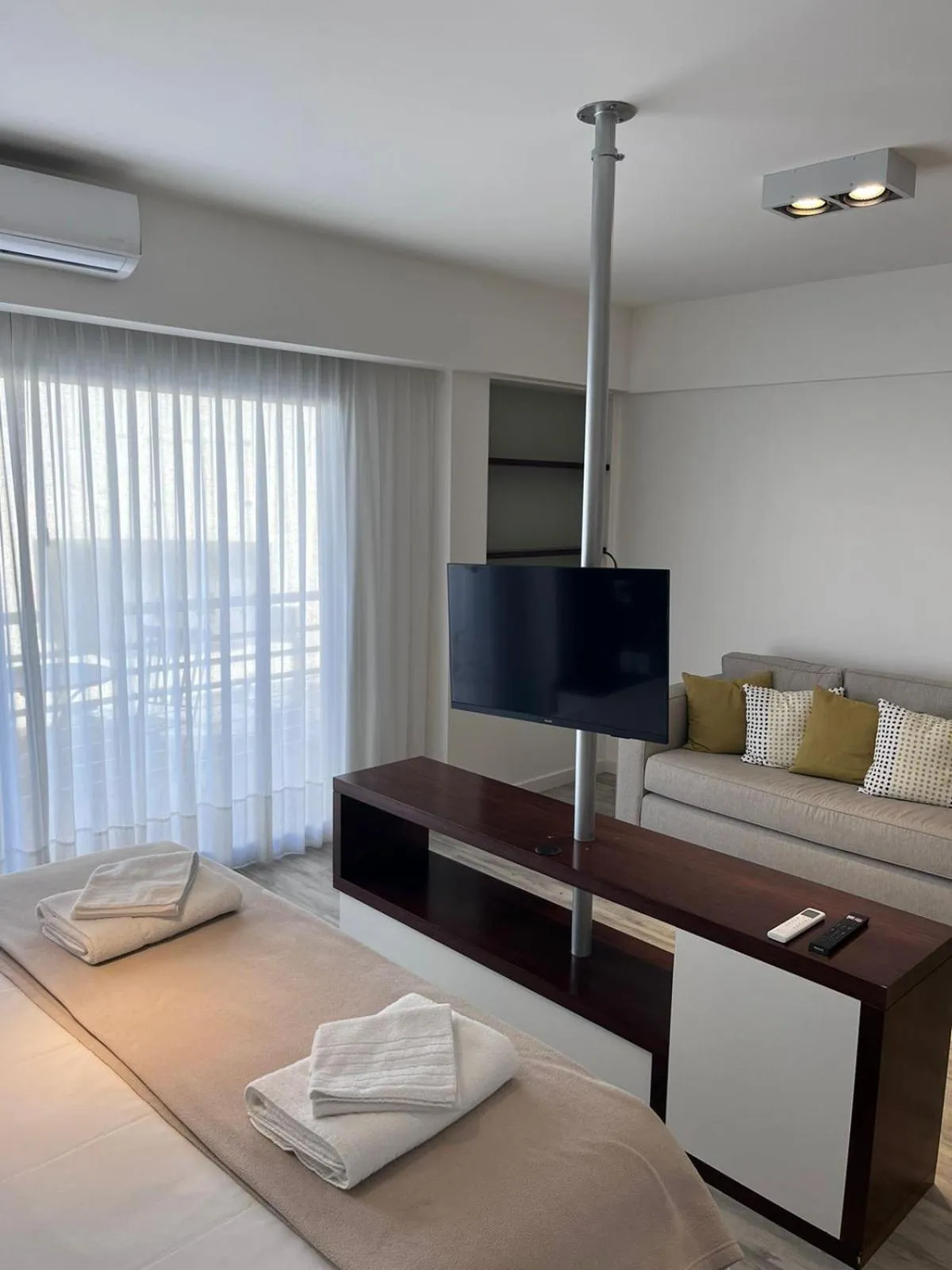 Communal lounge/ TV room, Bed in Color Botánico