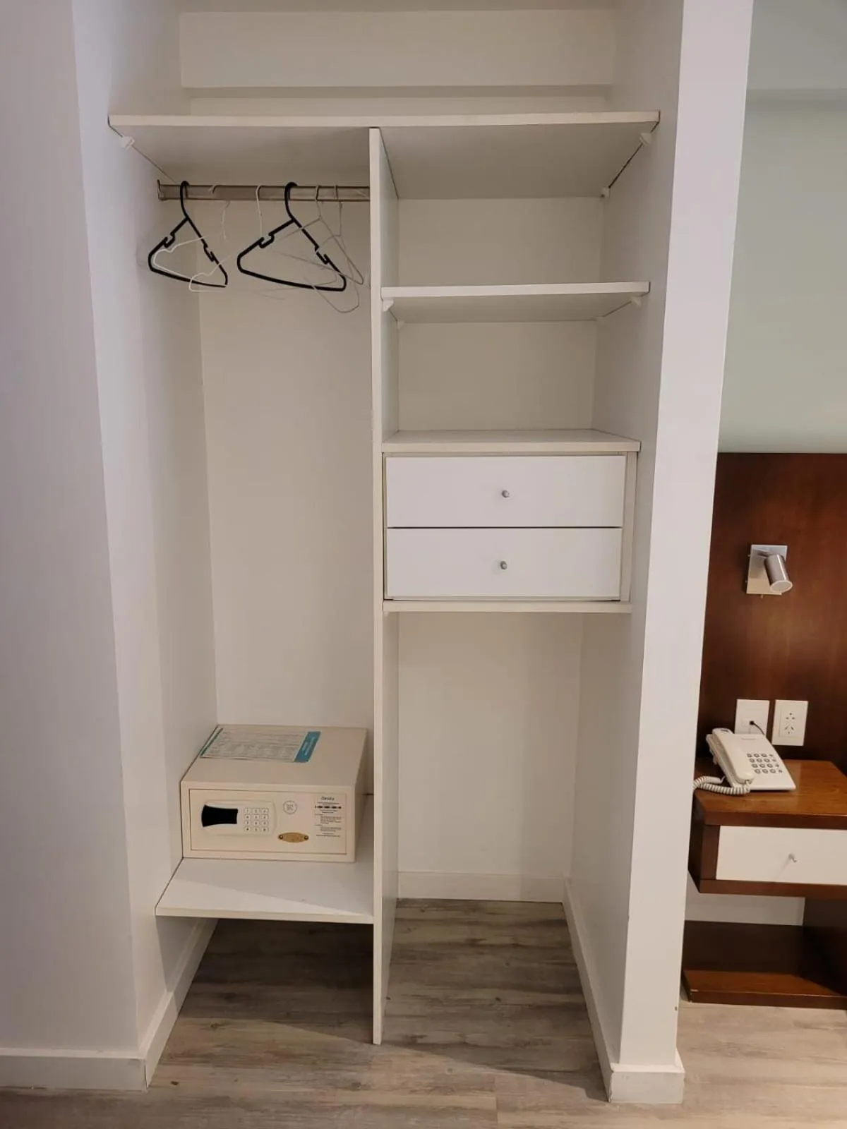 safe in Color Botánico