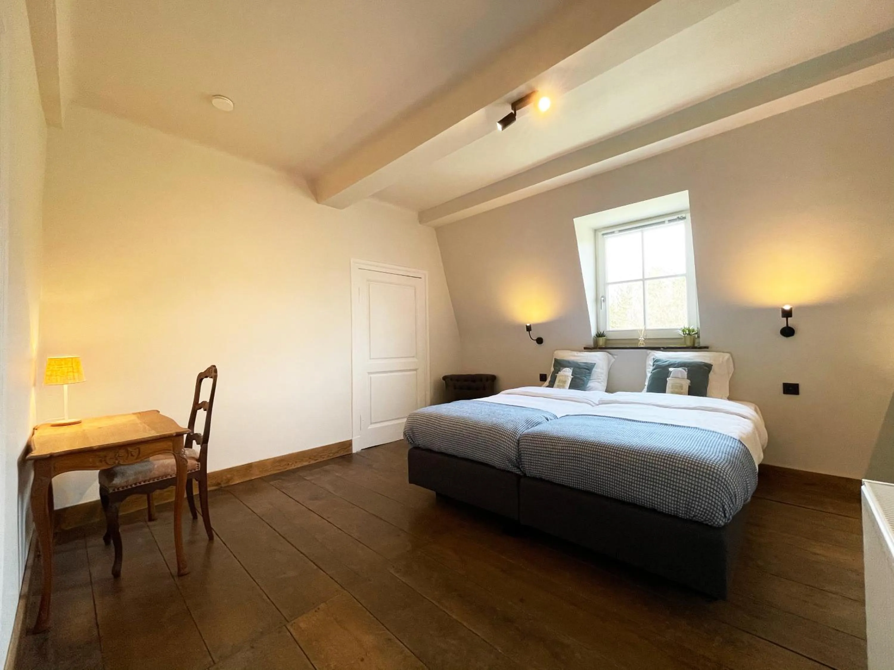 Bed in Château de la Chapelle