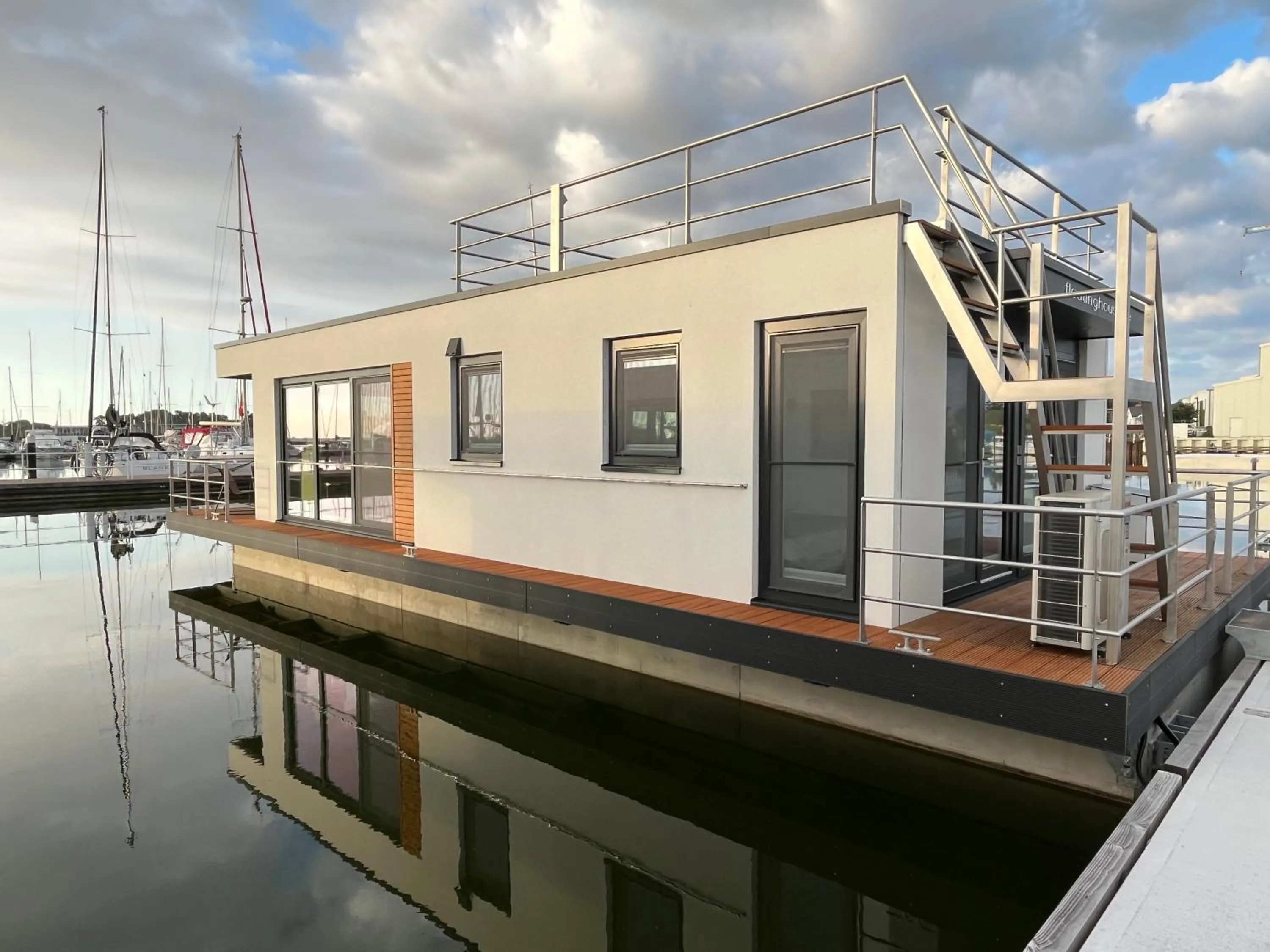 Property building in Schwimmende Häuser im BALTIC SEA RESORT