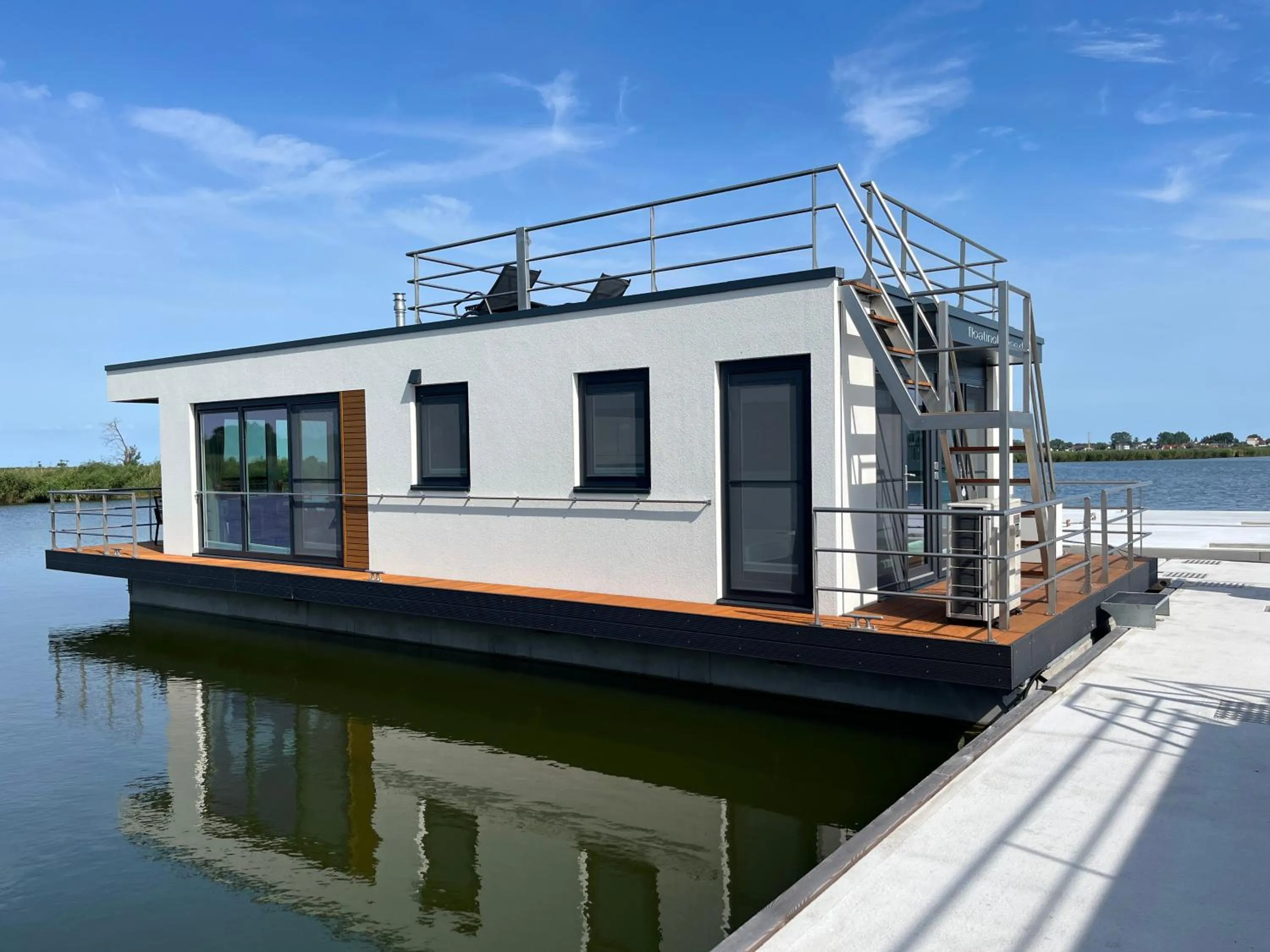 Property building in Schwimmende Häuser im BALTIC SEA RESORT