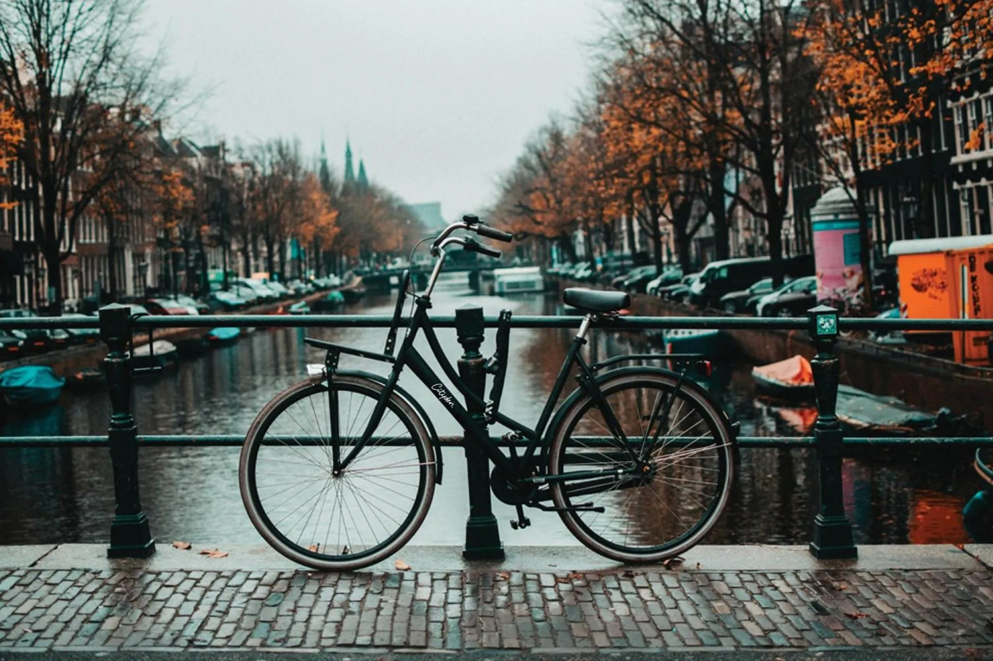 Cycling in Cityden Stadshart