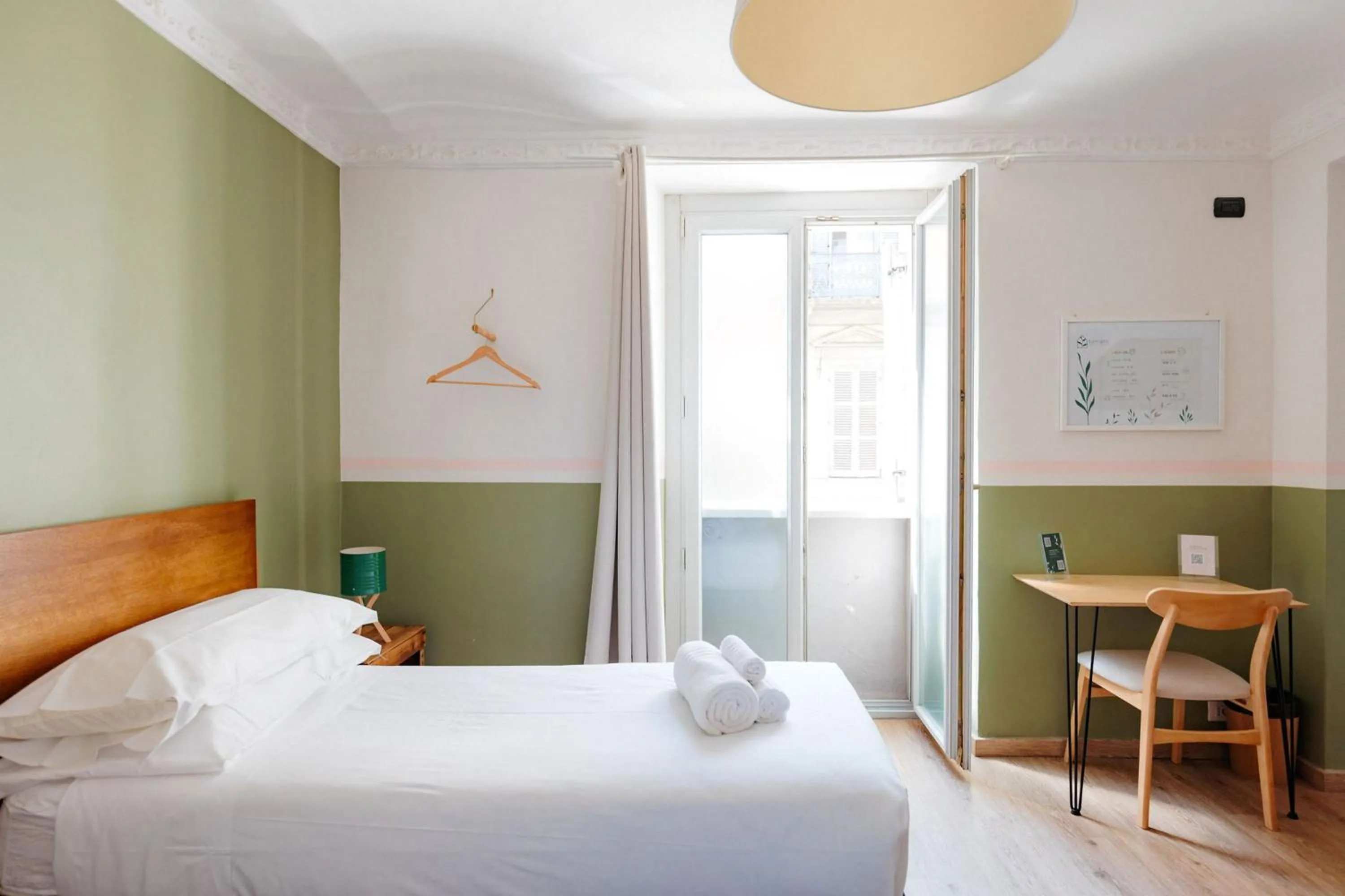 Bedroom, Bed in Tomato Urban Retreat