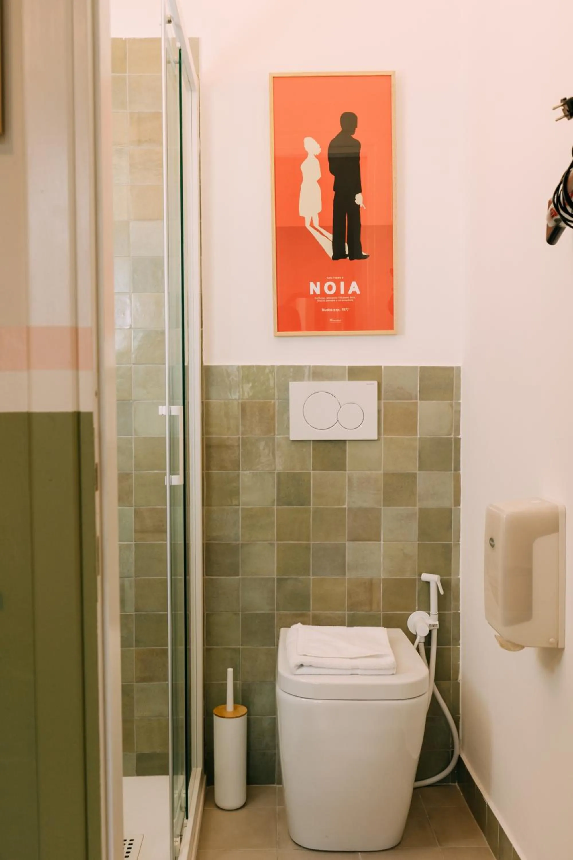 Toilet in Tomato Urban Retreat