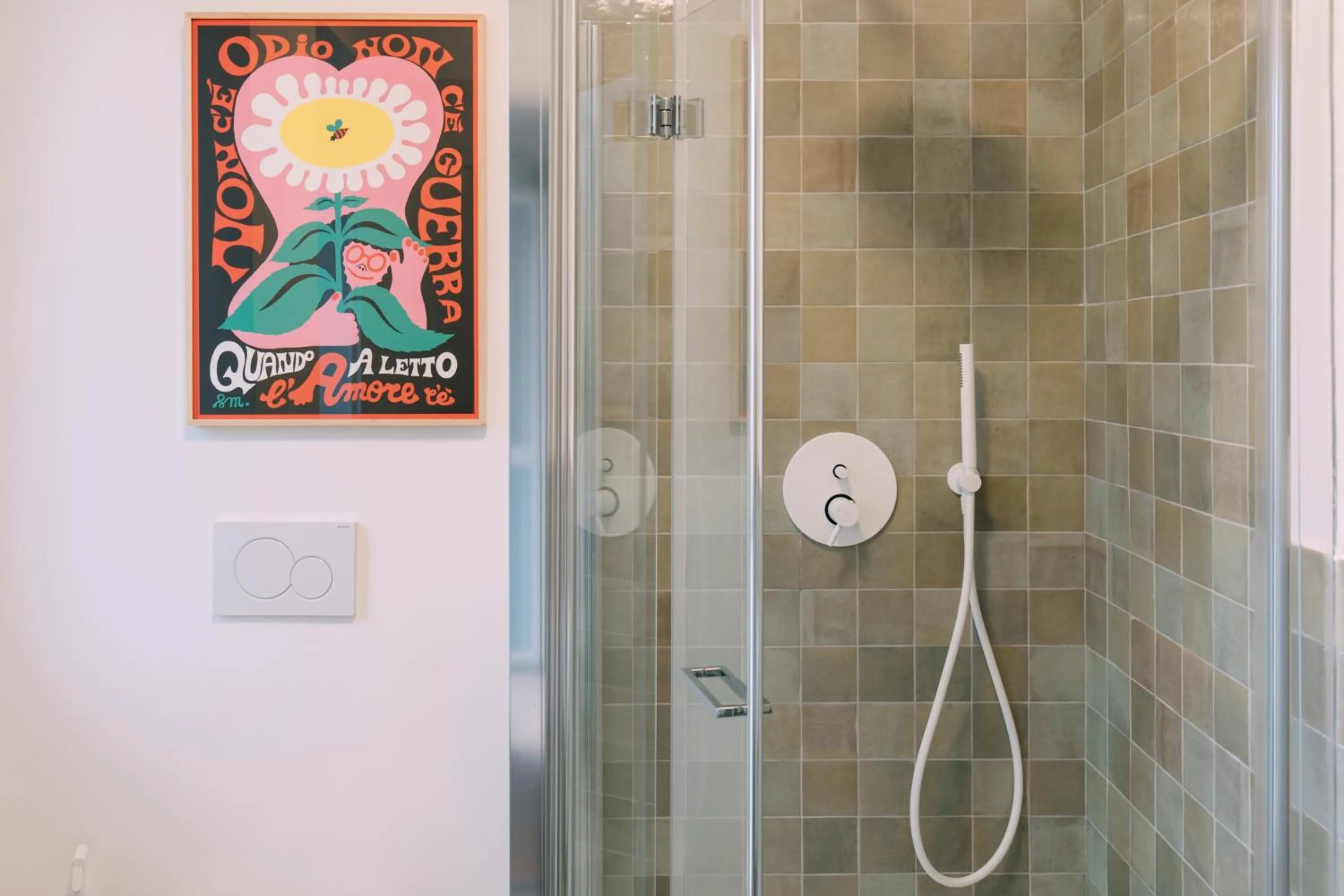 Bathroom in Tomato Urban Retreat